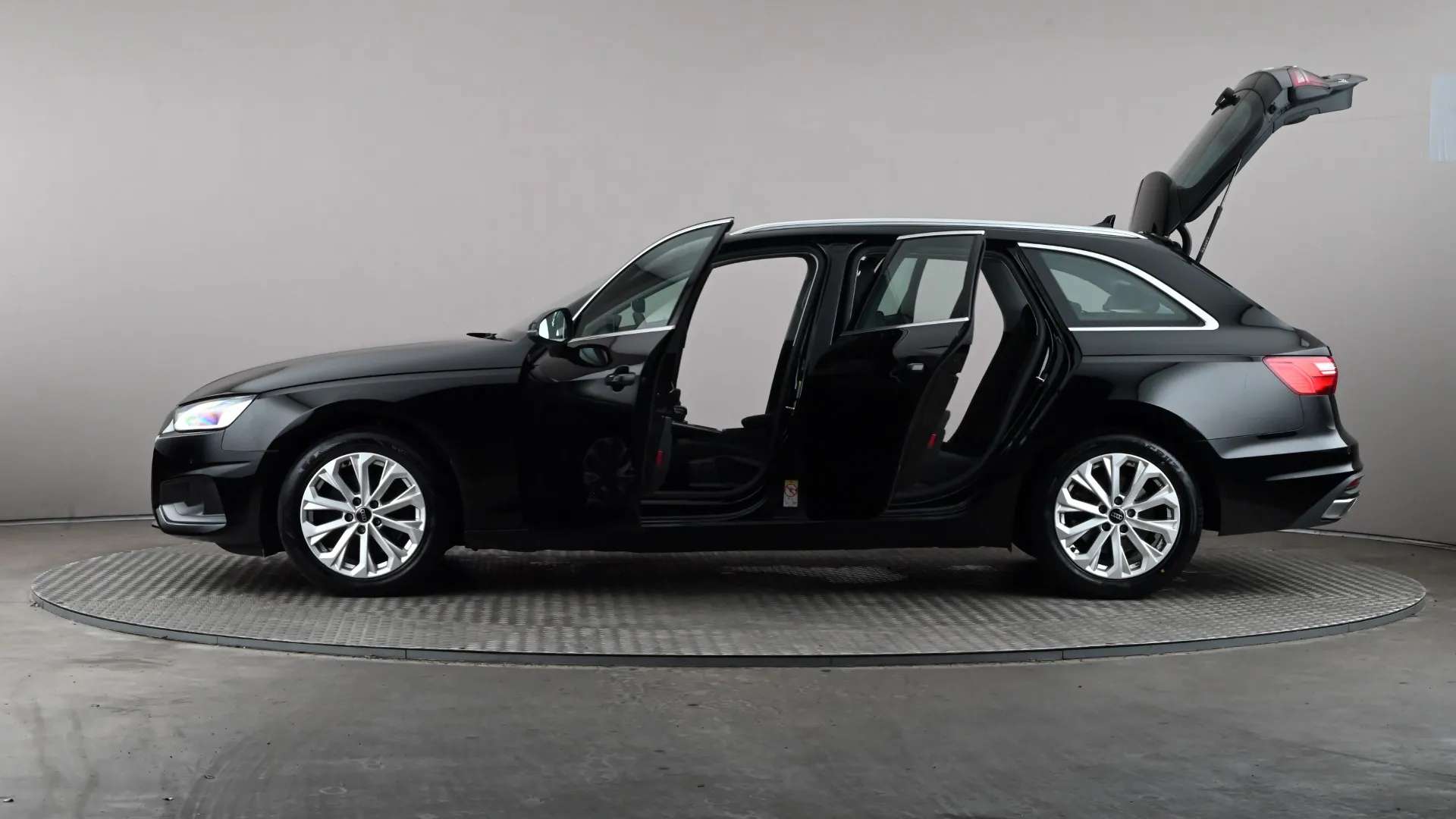 2023 AUDI A4 2023 AUDI A4