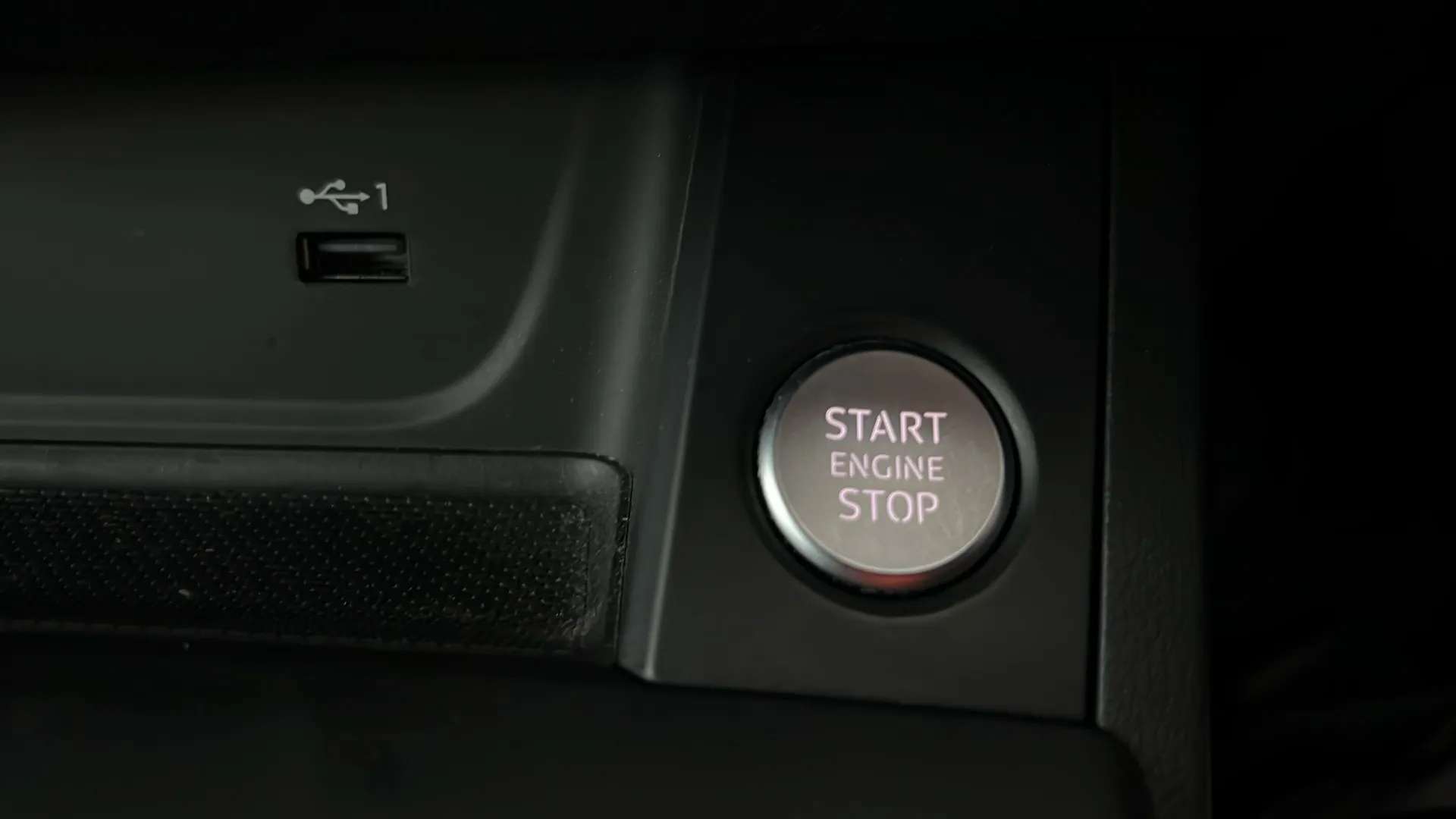 2023 AUDI A4 2023 AUDI A4