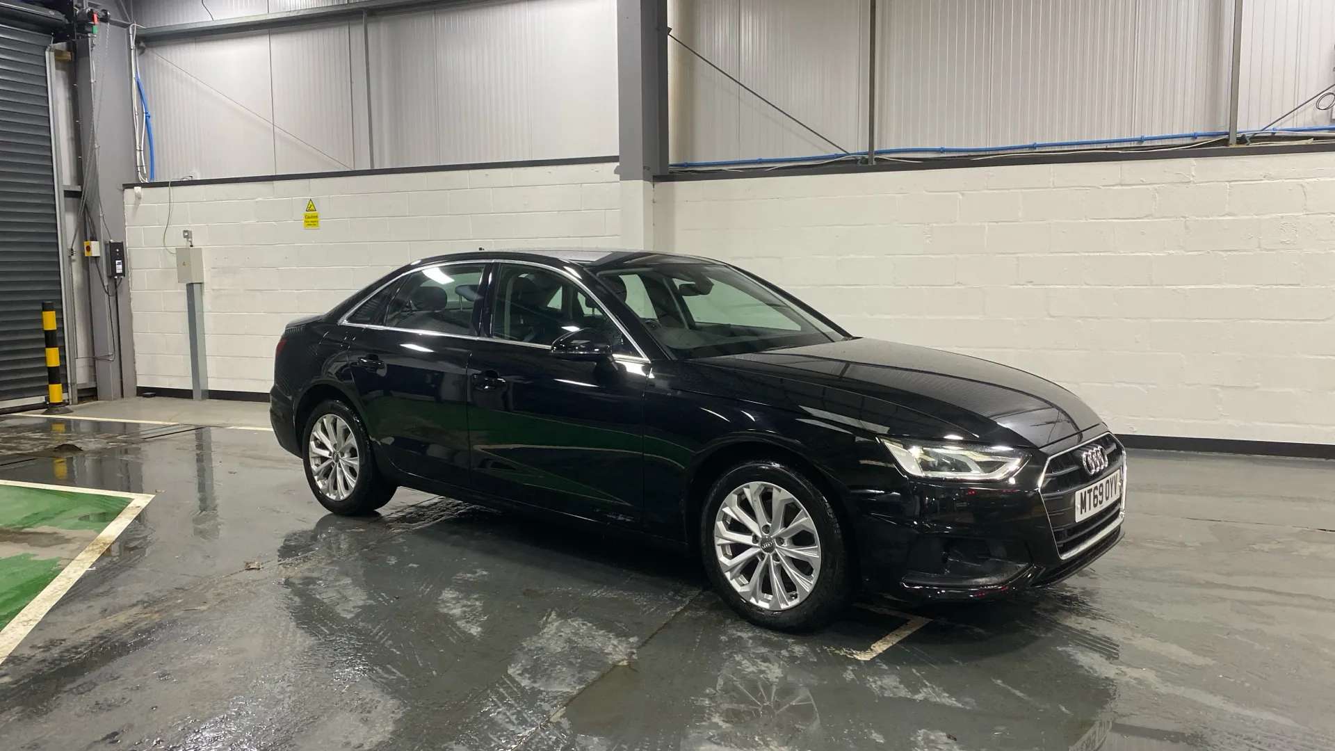 A 2019 AUDI A4 30 TDI Technik S Tronic A 2019 AUDI A4 30 TDI Technik S Tronic