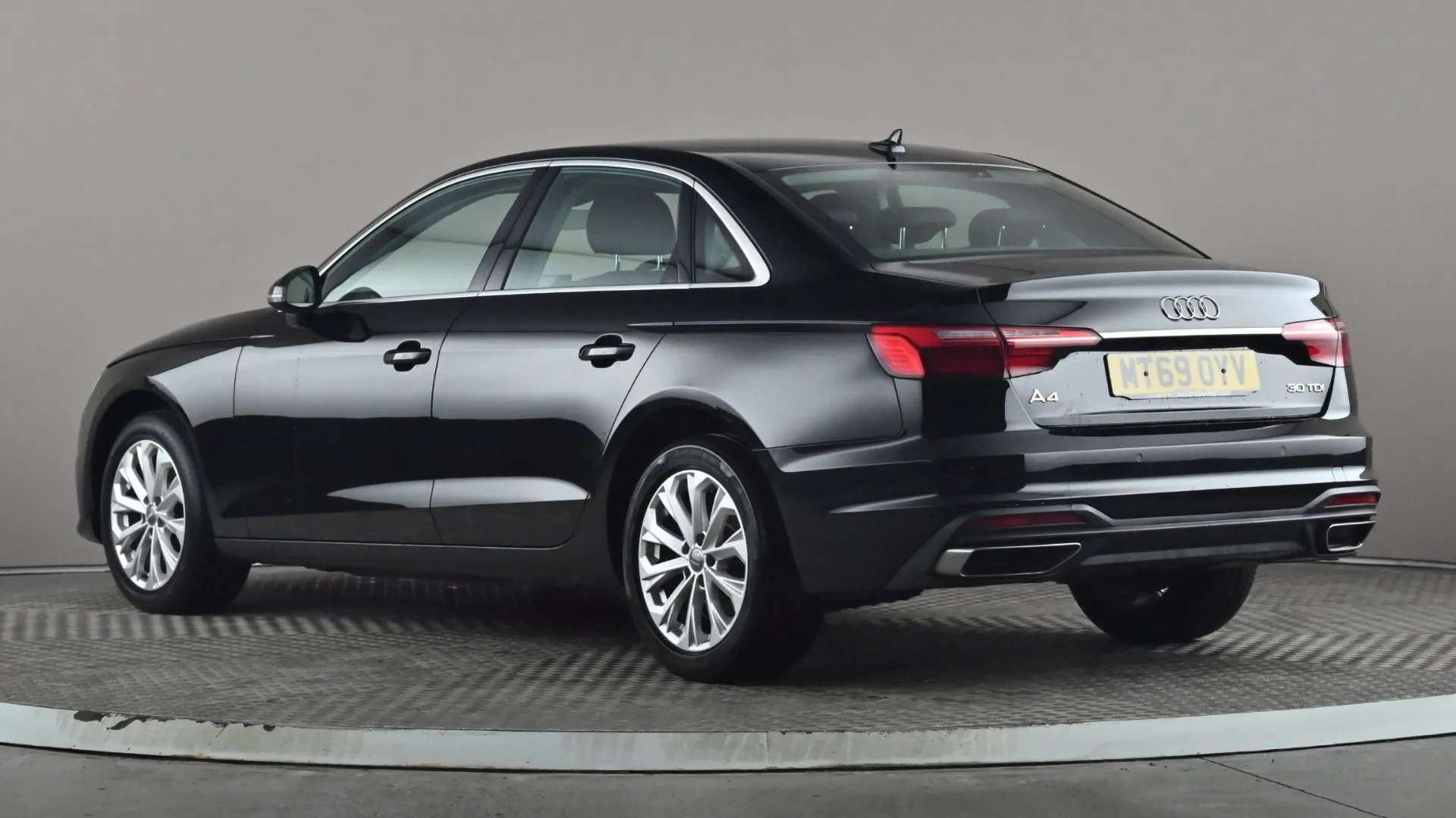 A 2019 AUDI A4 30 TDI Technik S Tronic A 2019 AUDI A4 30 TDI Technik S Tronic