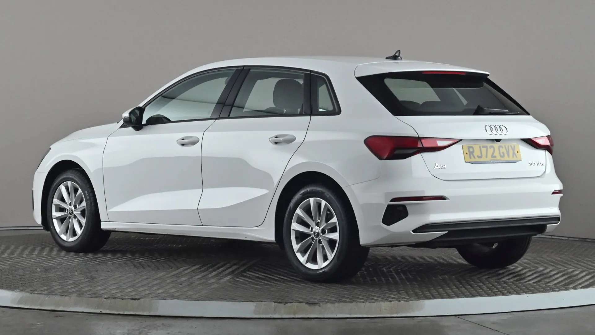 A 2022 AUDI A3 30 TFSI Technik S Tronic A 2022 AUDI A3 30 TFSI Technik S Tronic