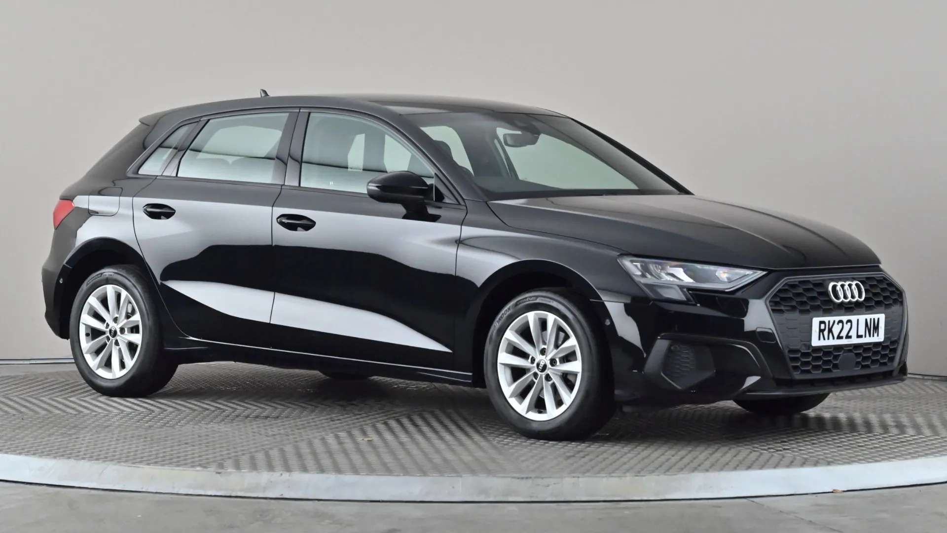 A 2022 AUDI A3 35 TFSI Technik S Tronic A 2022 AUDI A3 35 TFSI Technik S Tronic