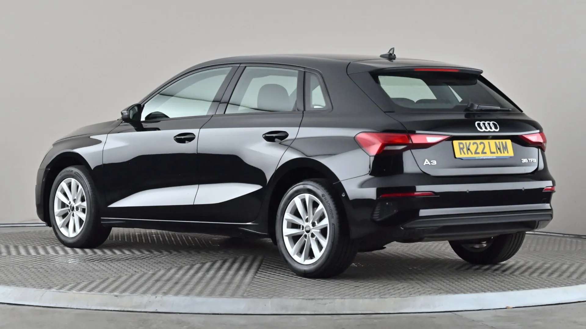 A 2022 AUDI A3 35 TFSI Technik S Tronic A 2022 AUDI A3 35 TFSI Technik S Tronic