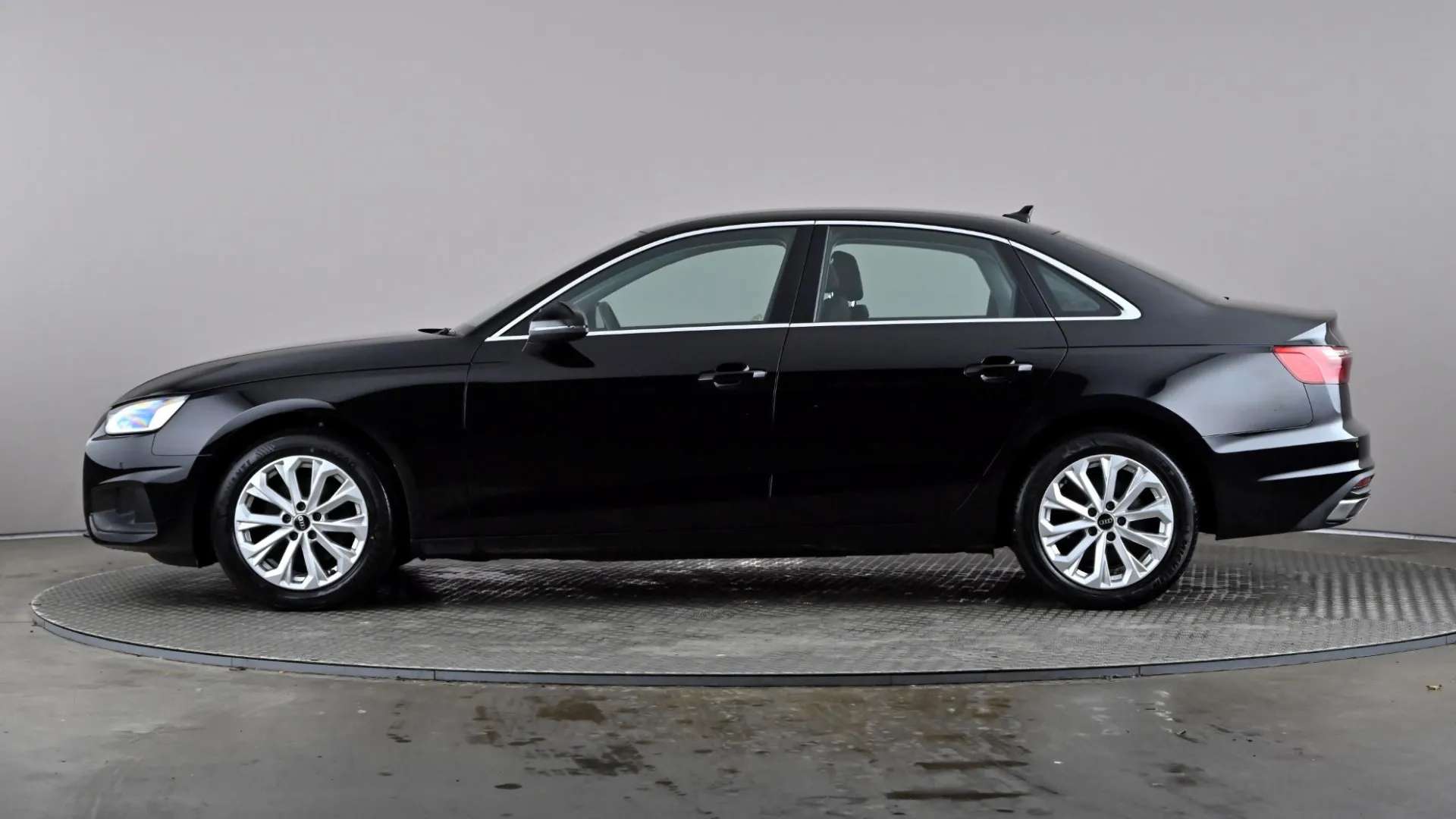 A 2022 AUDI A4 35 TFSI Technik S Tronic A 2022 AUDI A4 35 TFSI Technik S Tronic