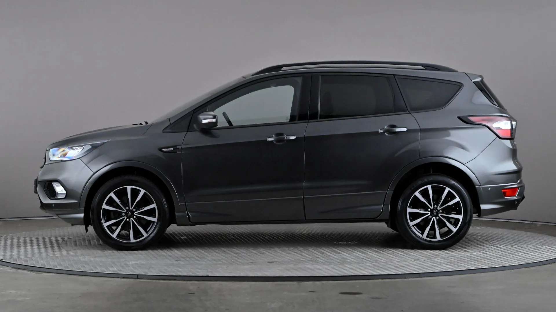 A 2019 FORD KUGA 2.0 TDCi ST-Line 2WD A 2019 FORD KUGA 2.0 TDCi ST-Line 2WD