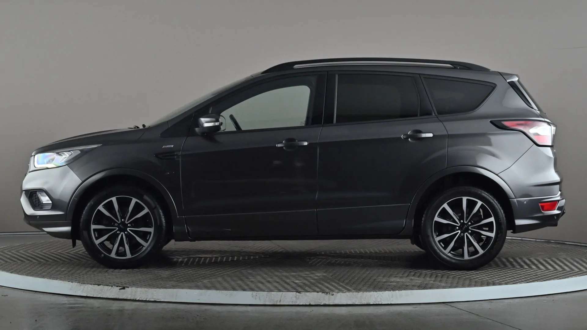 A 2017 FORD KUGA 1.5 TDCi ST-Line 2WD A 2017 FORD KUGA 1.5 TDCi ST-Line 2WD