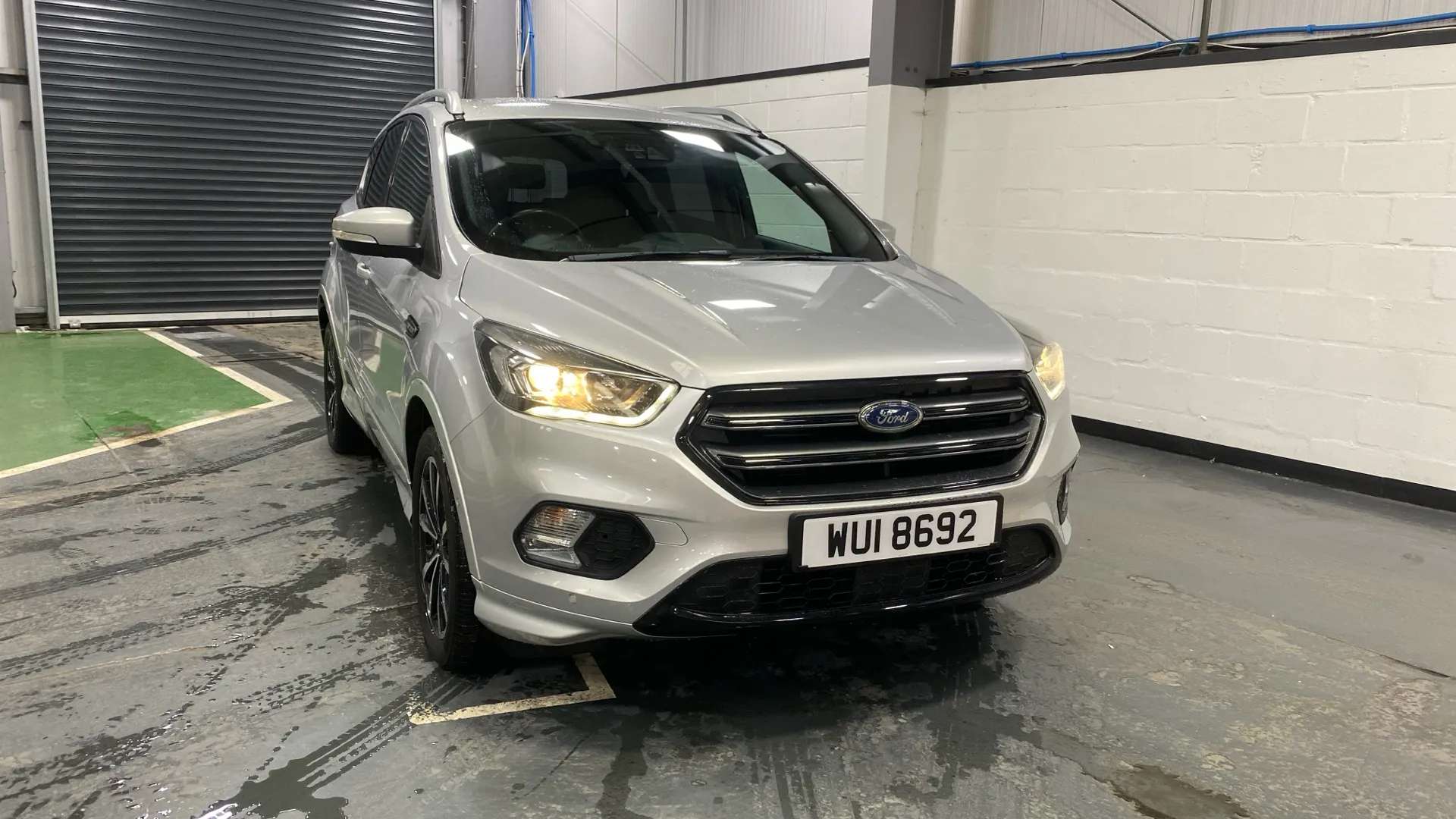 A 2018 FORD KUGA 2.0 TDCi ST-Line 2WD A 2018 FORD KUGA 2.0 TDCi ST-Line 2WD