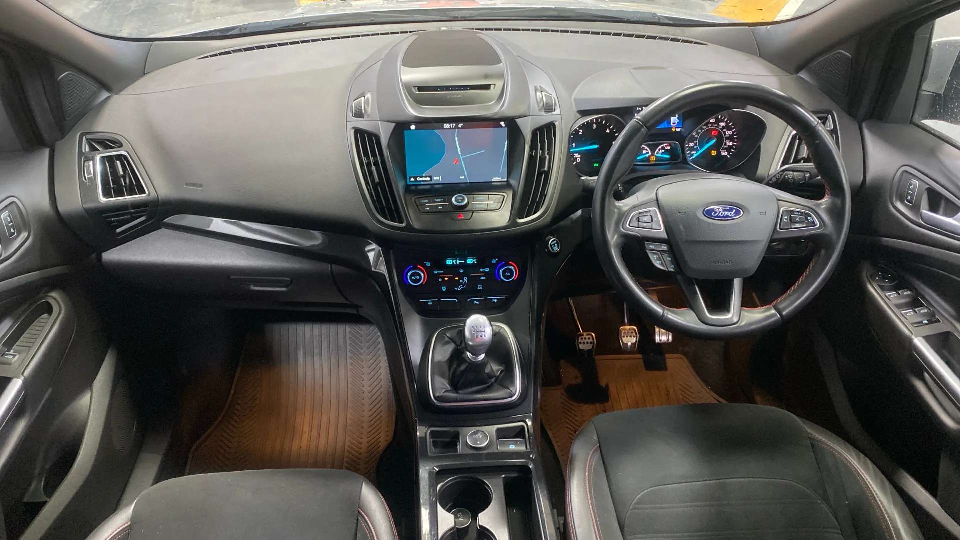 A 2018 FORD KUGA 2.0 TDCi ST-Line 2WD A 2018 FORD KUGA 2.0 TDCi ST-Line 2WD