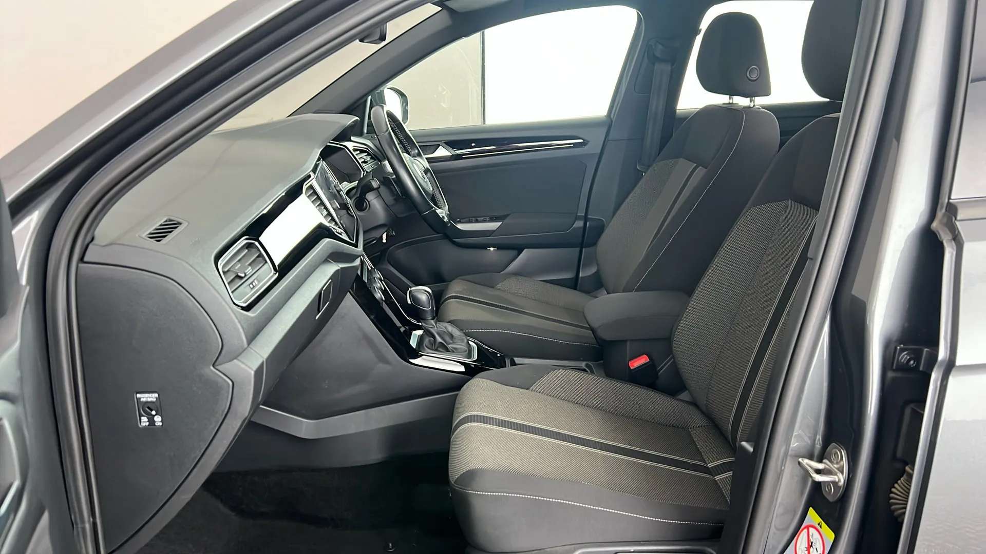 2021 VOLKSWAGEN T-ROC 2021 VOLKSWAGEN T-ROC