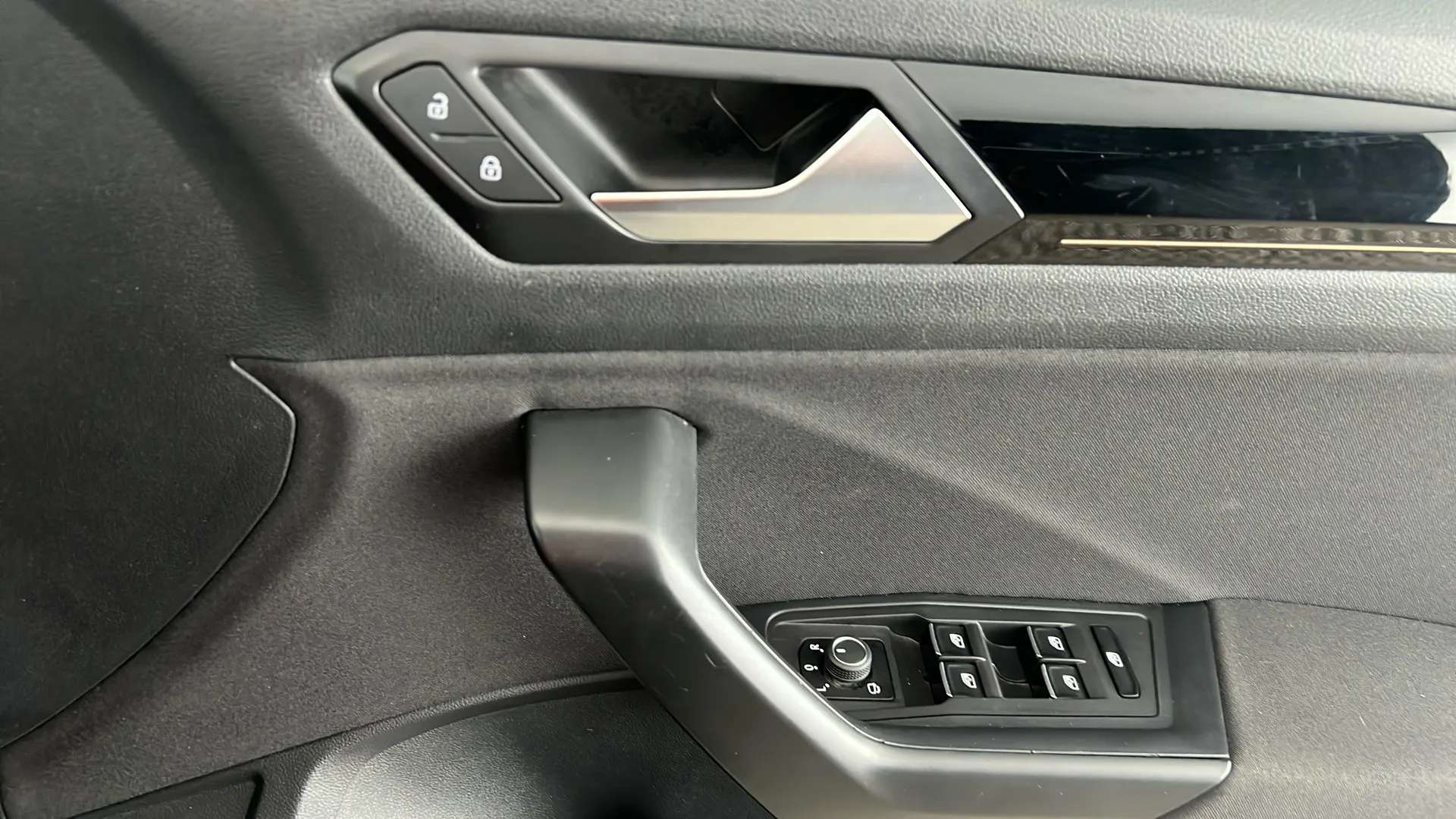 2021 VOLKSWAGEN T-ROC 2021 VOLKSWAGEN T-ROC