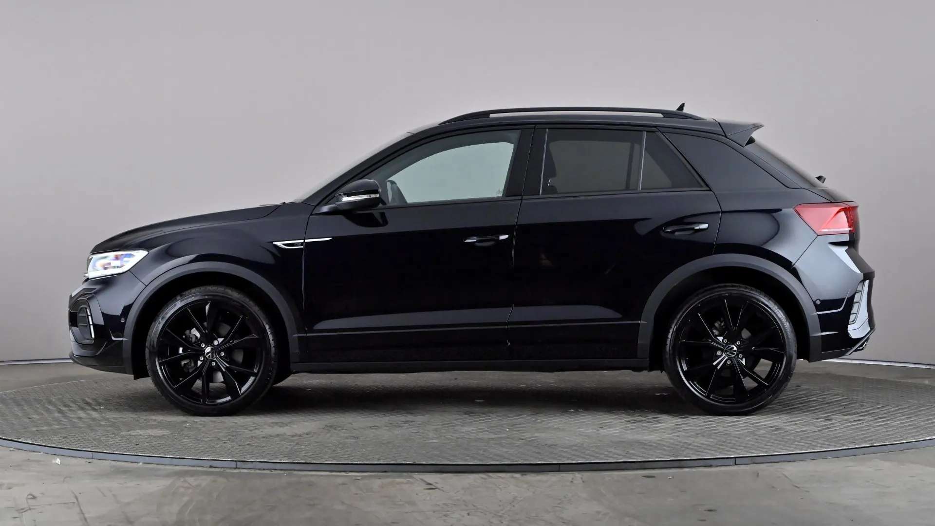A 2025 VOLKSWAGEN T-ROC 1.5 TSI Black Edition DSG A 2025 VOLKSWAGEN T-ROC 1.5 TSI Black Edition DSG