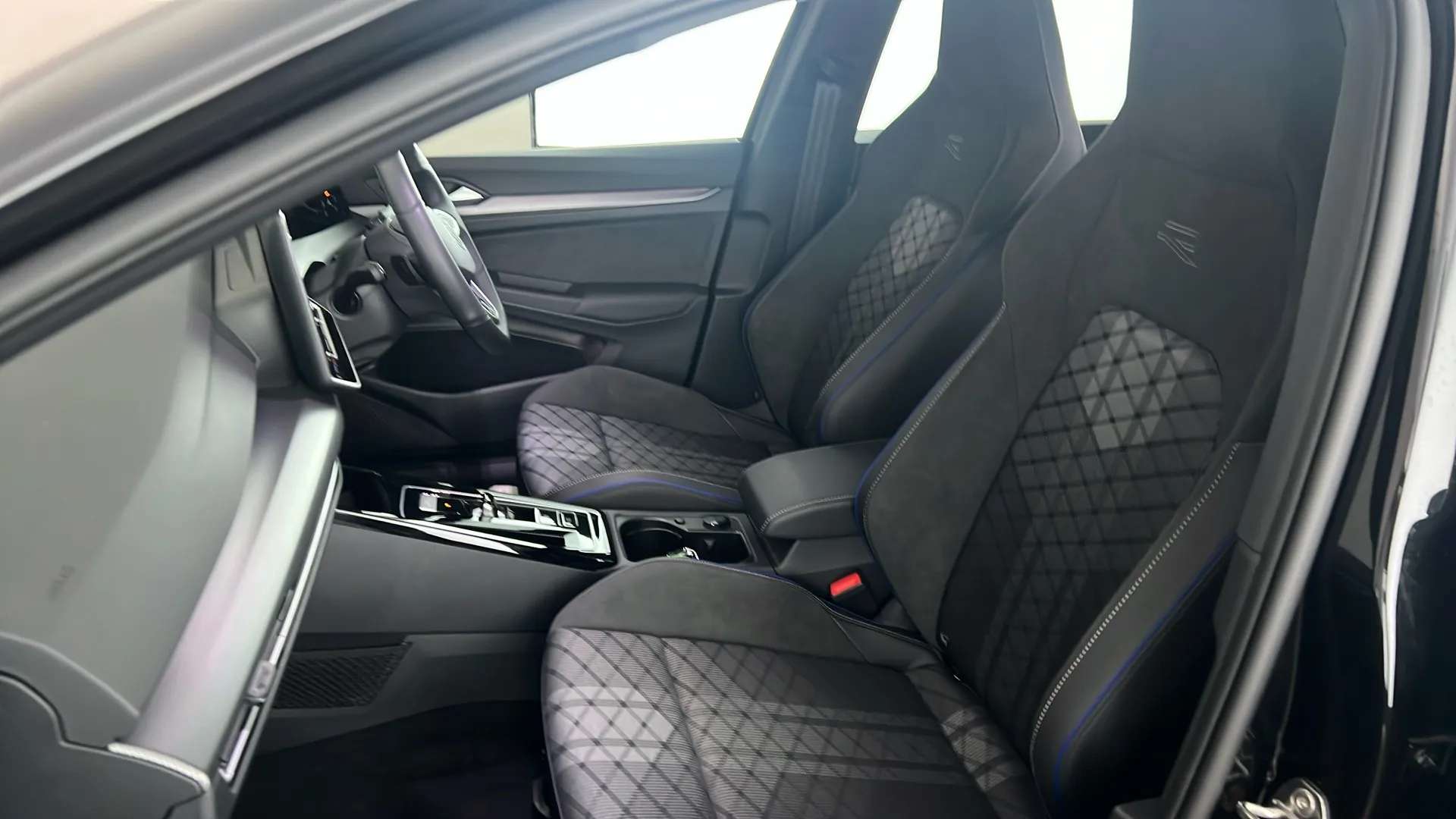 2025 VOLKSWAGEN GOLF 2025 VOLKSWAGEN GOLF