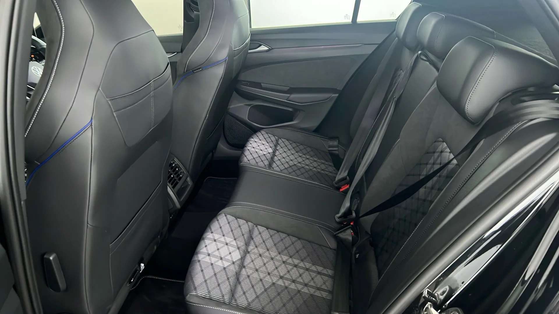 2025 VOLKSWAGEN GOLF 2025 VOLKSWAGEN GOLF