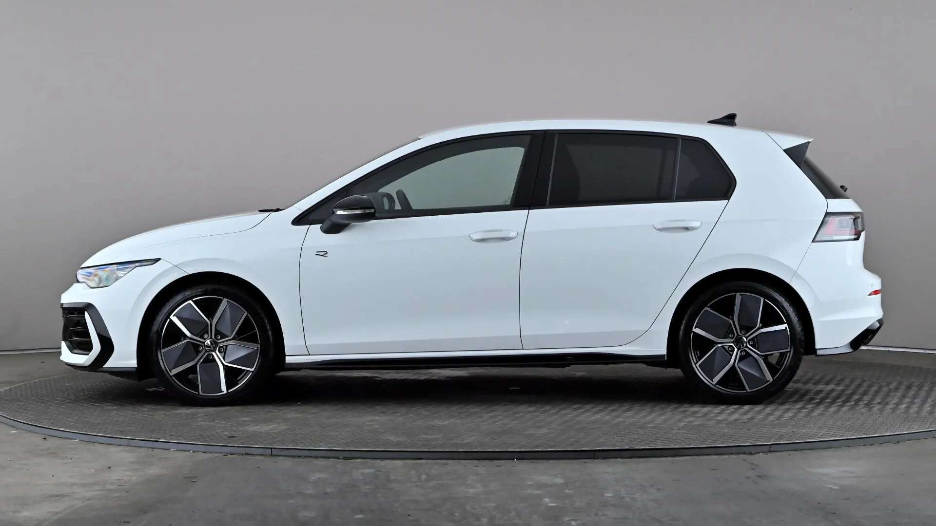 A 2025 VOLKSWAGEN GOLF 1.5 eTSI 150 Black Edition DSG A 2025 VOLKSWAGEN GOLF 1.5 eTSI 150 Black Edition DSG