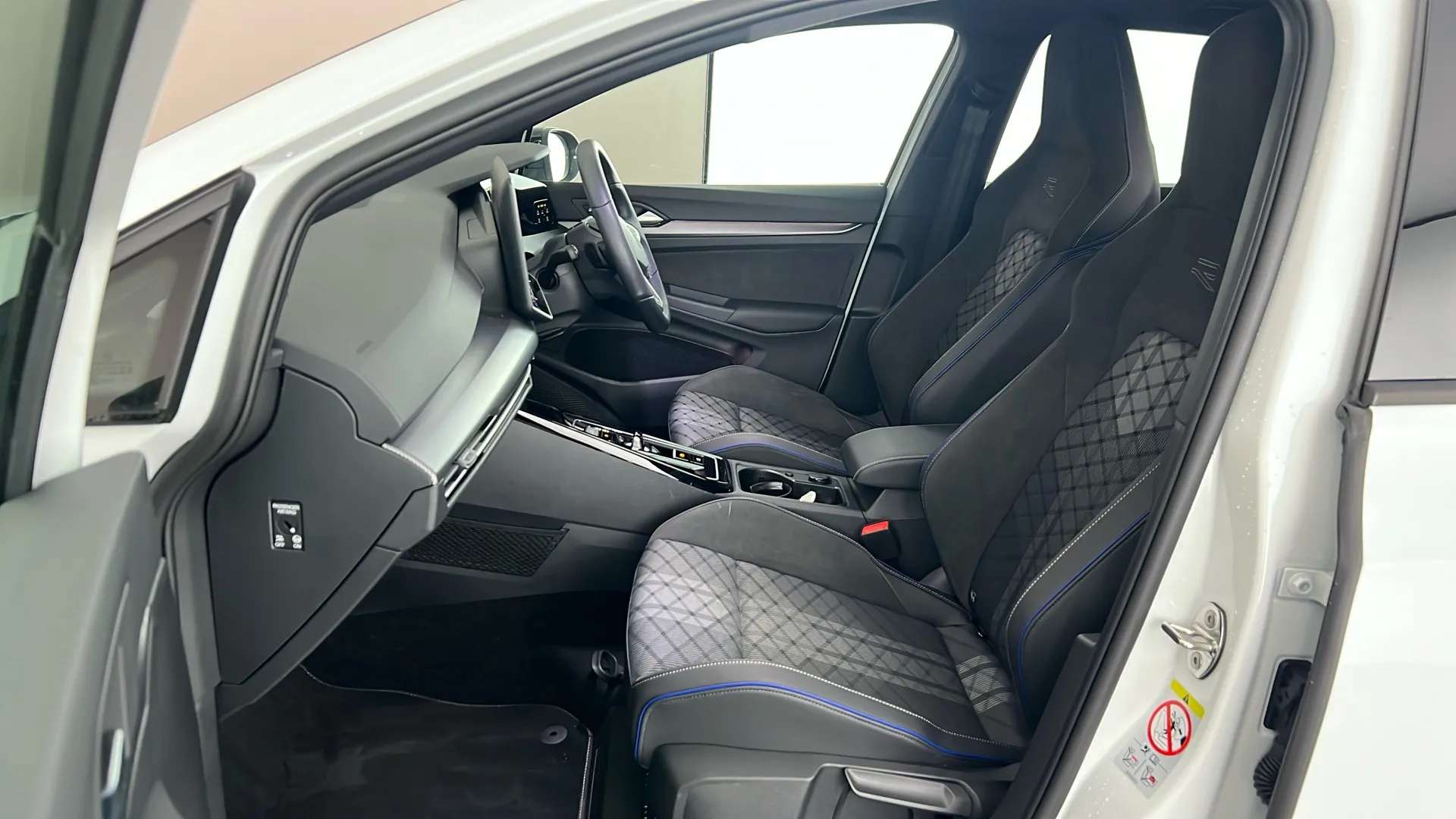 2025 VOLKSWAGEN GOLF 2025 VOLKSWAGEN GOLF