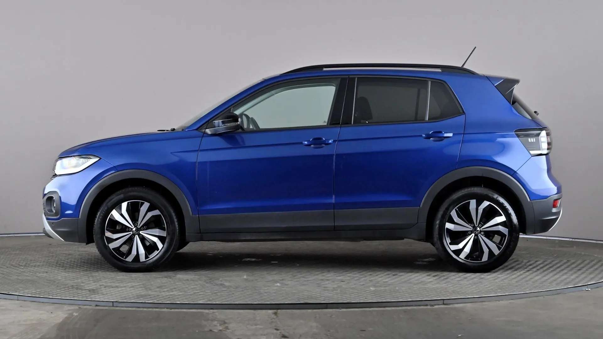 A 2024 VOLKSWAGEN T-CROSS 1.0 TSI 110 Black Edition DSG A 2024 VOLKSWAGEN T-CROSS 1.0 TSI 110 Black Edition DSG