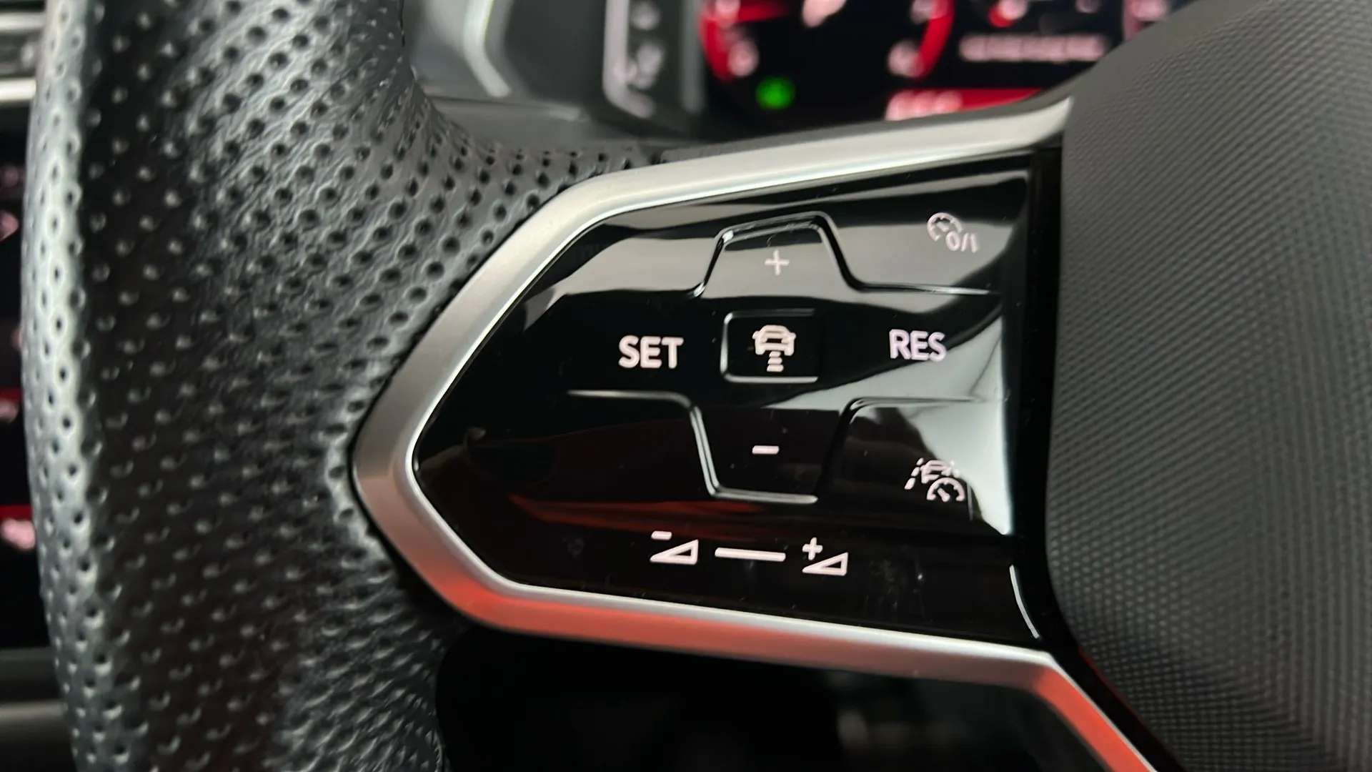 2023 VOLKSWAGEN TIGUAN 2023 VOLKSWAGEN TIGUAN
