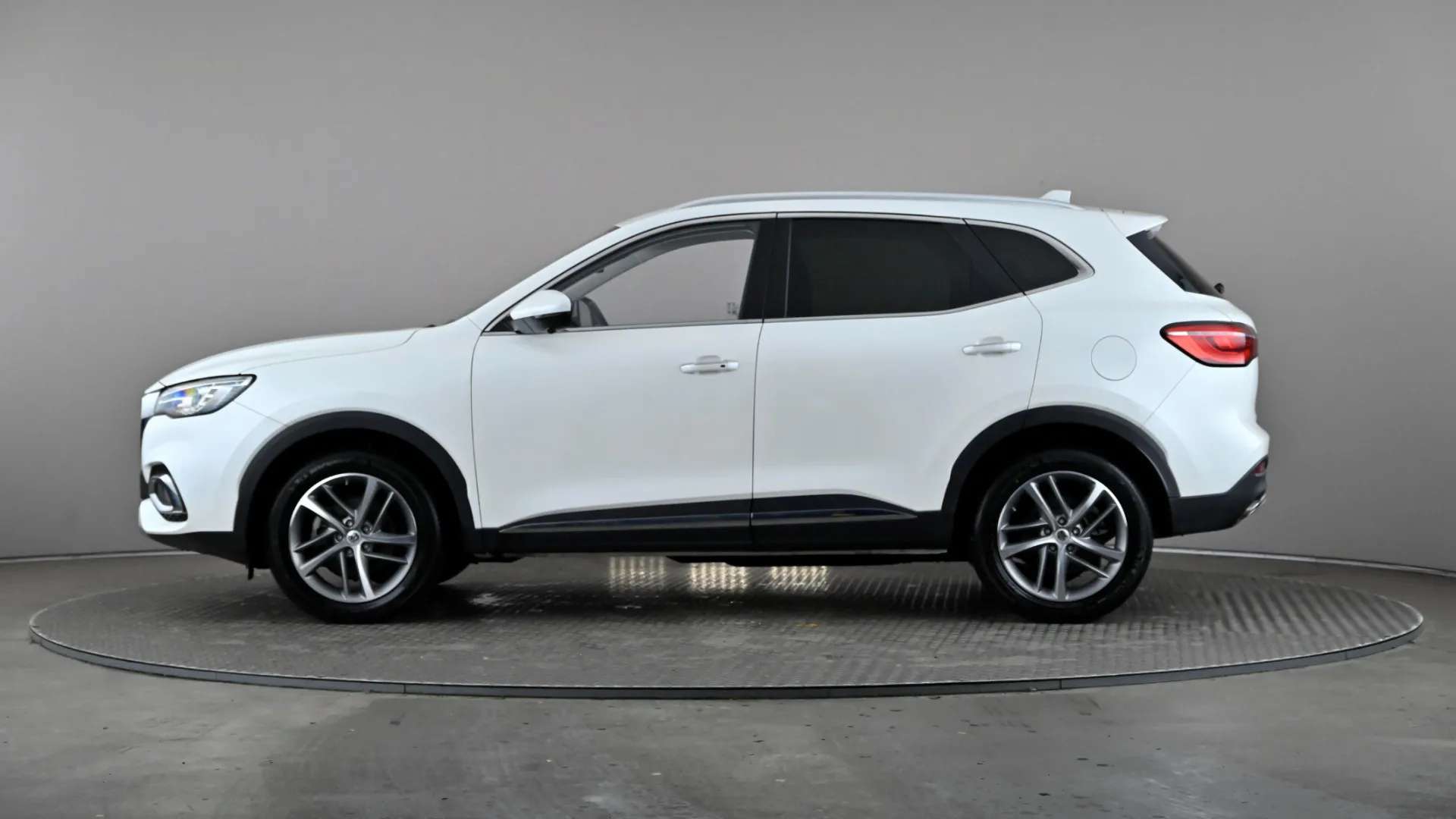 A 2022 MG MOTOR UK HS 1.5 T-GDI PHEV Exclusive Auto A 2022 MG MOTOR UK HS 1.5 T-GDI PHEV Exclusive Auto