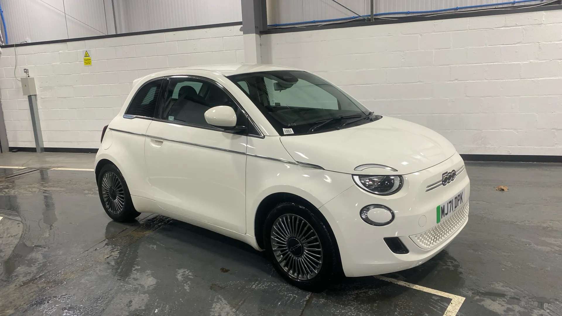 A 2022 FIAT 500 87kW Icon 42kWh Auto A 2022 FIAT 500 87kW Icon 42kWh Auto