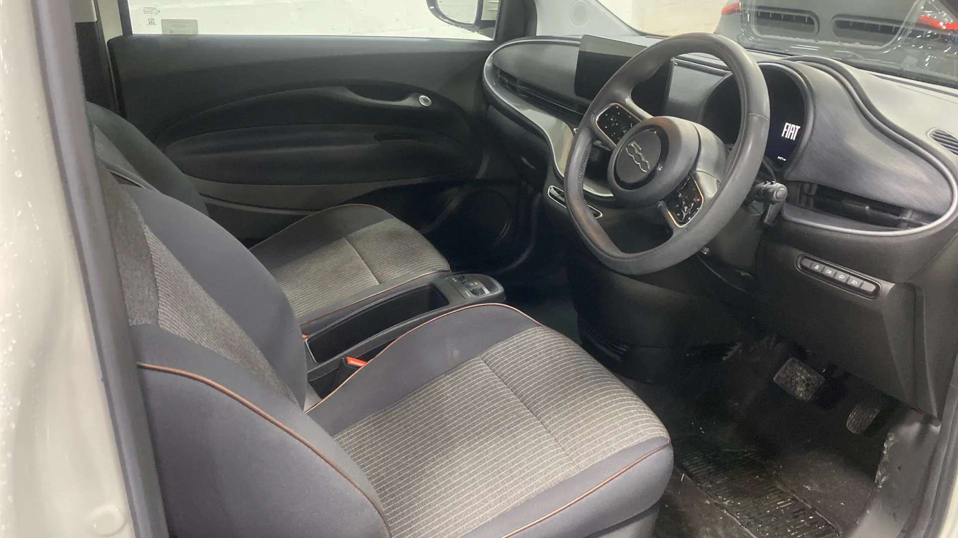 A 2022 FIAT 500 87kW Icon 42kWh Auto A 2022 FIAT 500 87kW Icon 42kWh Auto