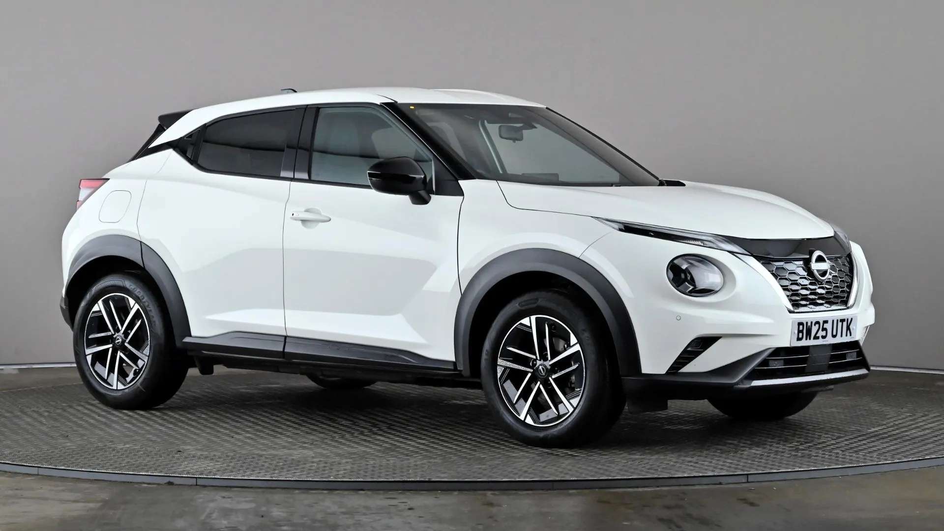 A 2025 NISSAN JUKE 1.6 Hybrid N-Connecta Auto A 2025 NISSAN JUKE 1.6 Hybrid N-Connecta Auto