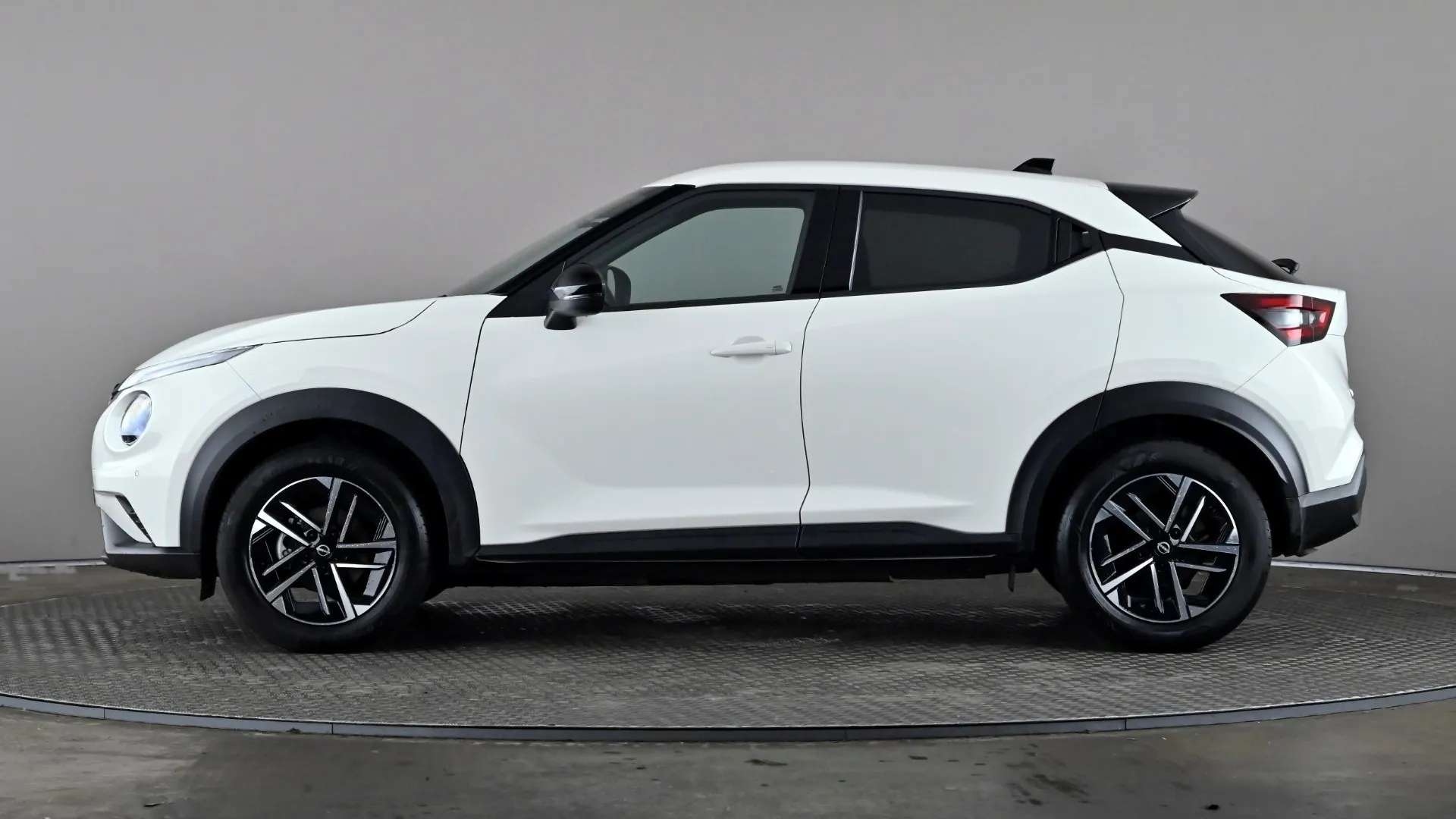 A 2025 NISSAN JUKE 1.6 Hybrid N-Connecta Auto A 2025 NISSAN JUKE 1.6 Hybrid N-Connecta Auto