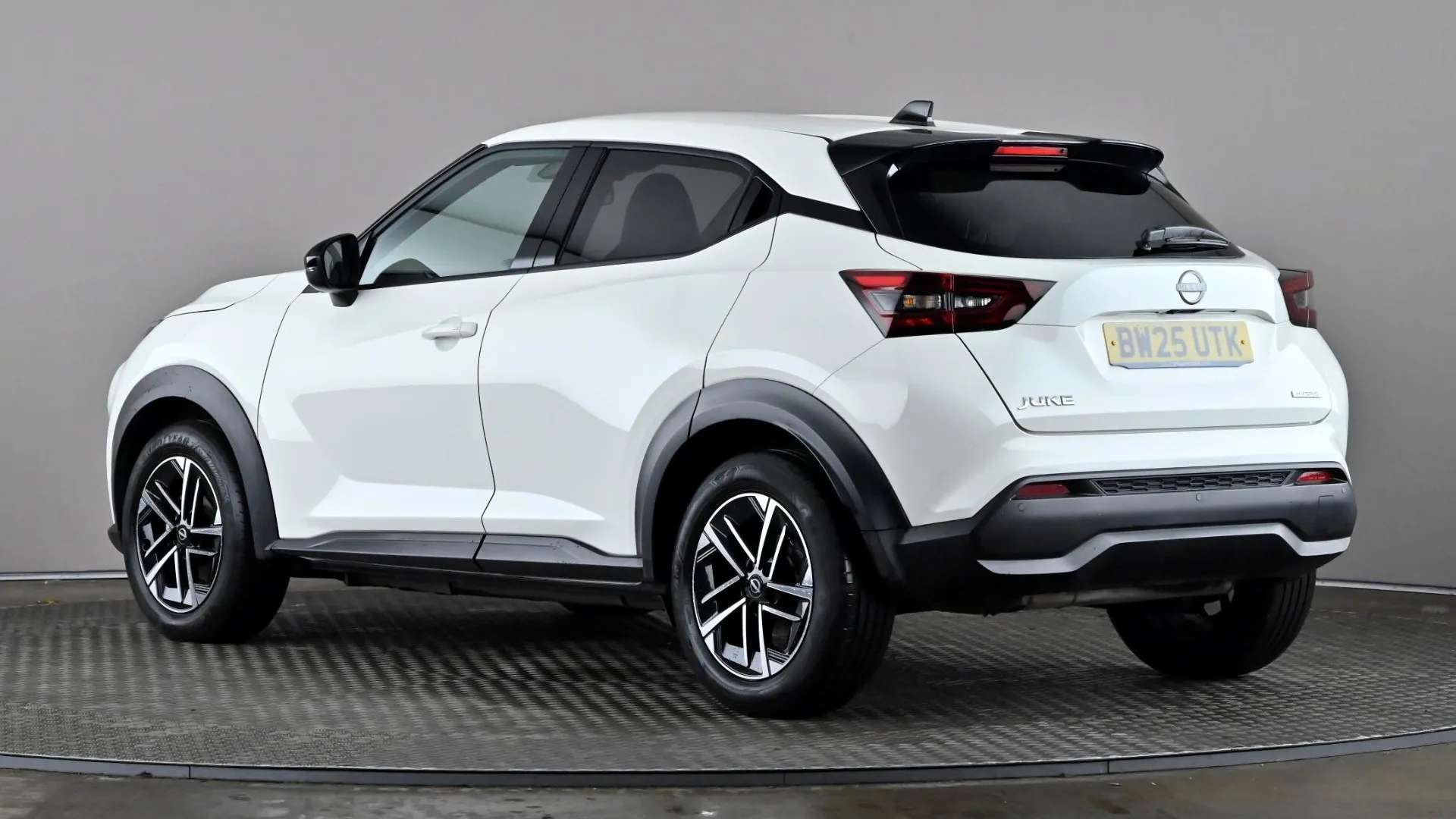 A 2025 NISSAN JUKE 1.6 Hybrid N-Connecta Auto A 2025 NISSAN JUKE 1.6 Hybrid N-Connecta Auto