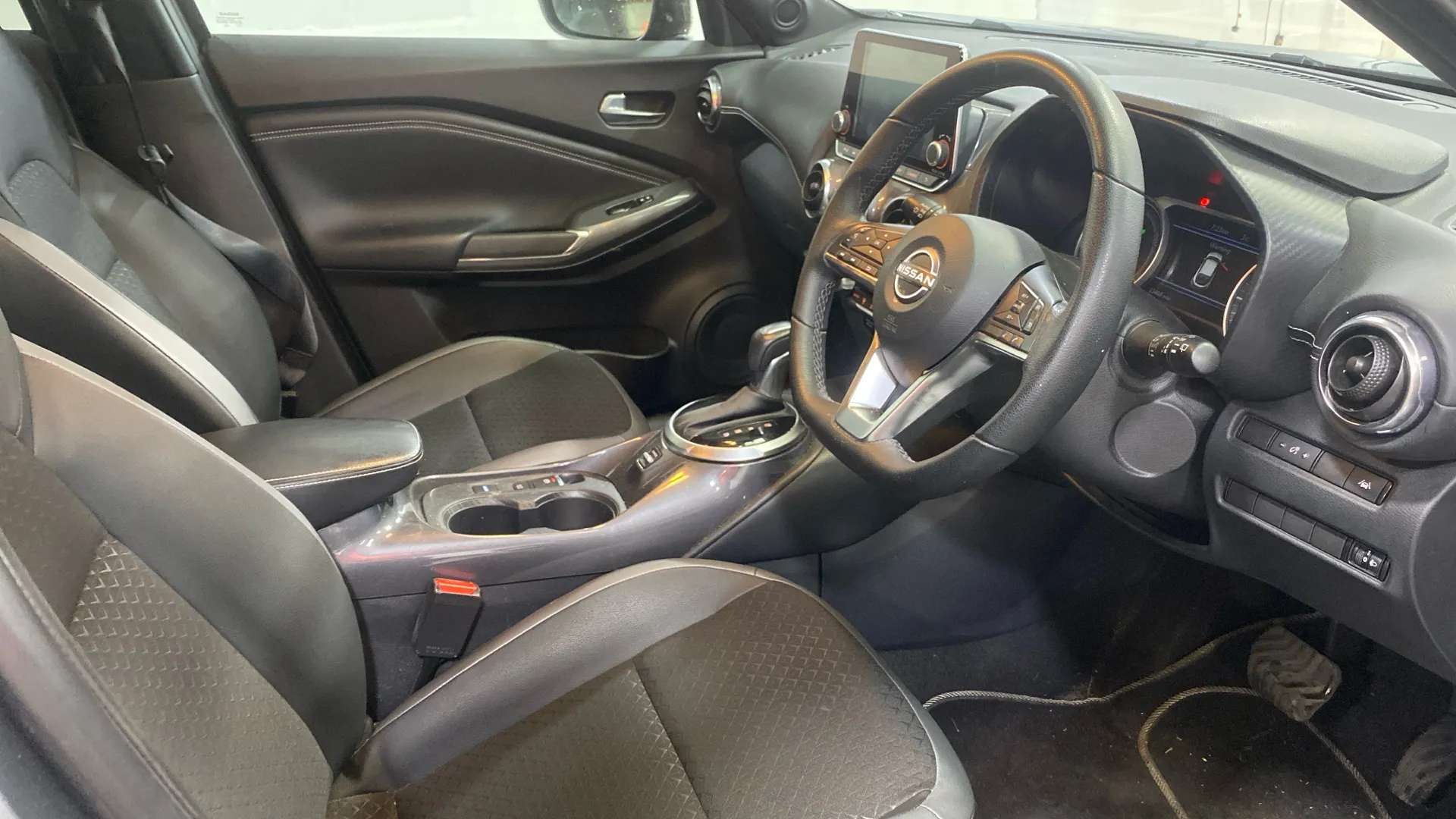 A 2023 NISSAN JUKE 1.6 Hybrid N-Connecta Auto A 2023 NISSAN JUKE 1.6 Hybrid N-Connecta Auto