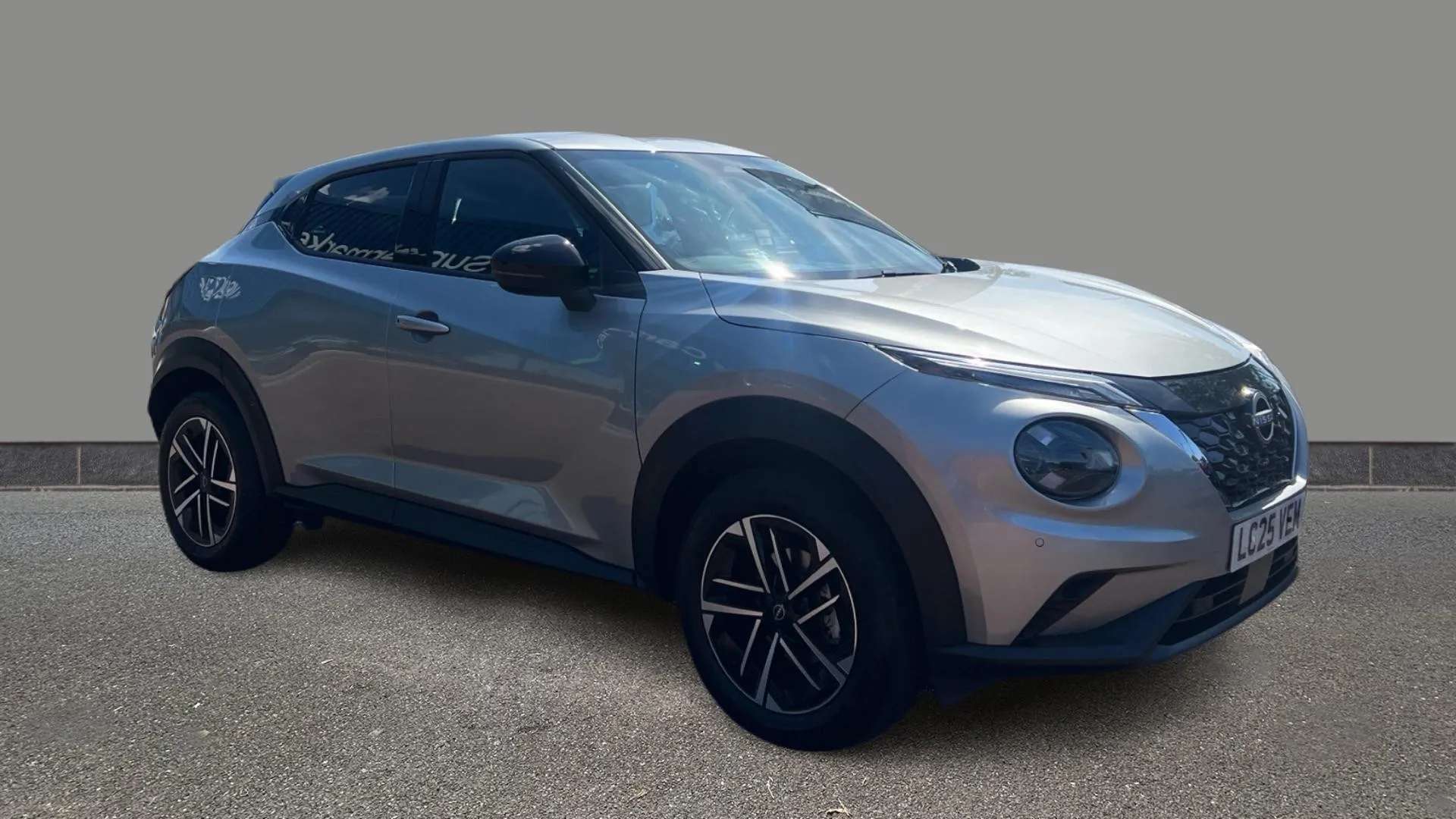 A 2025 NISSAN JUKE 1.6 Hybrid N-Connecta Auto A 2025 NISSAN JUKE 1.6 Hybrid N-Connecta Auto