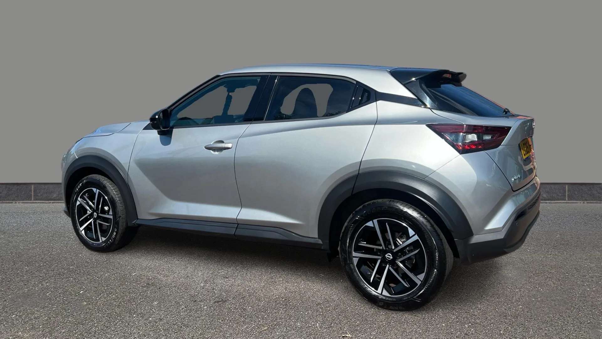 A 2025 NISSAN JUKE 1.6 Hybrid N-Connecta Auto A 2025 NISSAN JUKE 1.6 Hybrid N-Connecta Auto