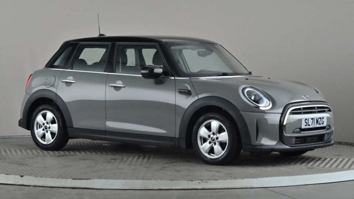 Check out this Mini Hatch 2021 Petrol Manual