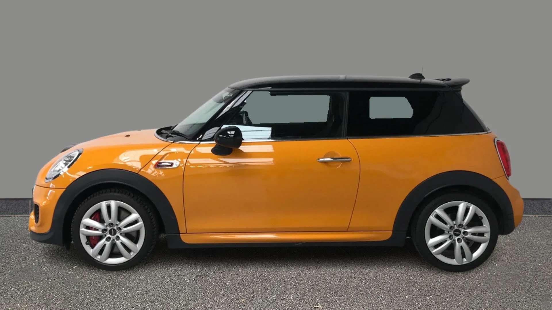 A 2017 MINI HATCH 2.0 John Cooper Works A 2017 MINI HATCH 2.0 John Cooper Works