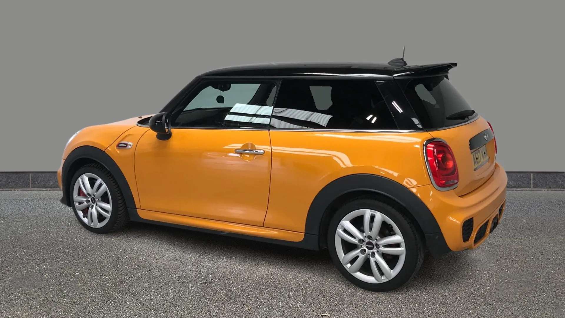A 2017 MINI HATCH 2.0 John Cooper Works A 2017 MINI HATCH 2.0 John Cooper Works