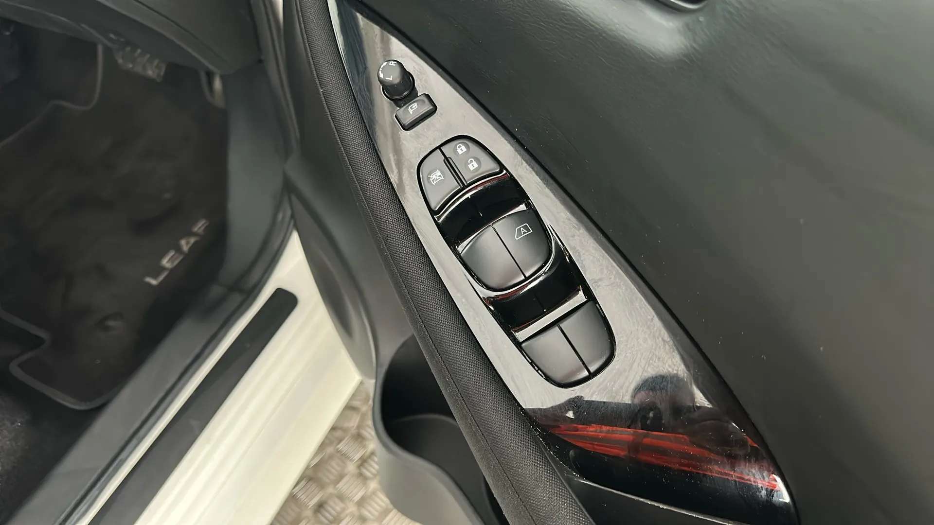 2024 NISSAN LEAF 2024 NISSAN LEAF
