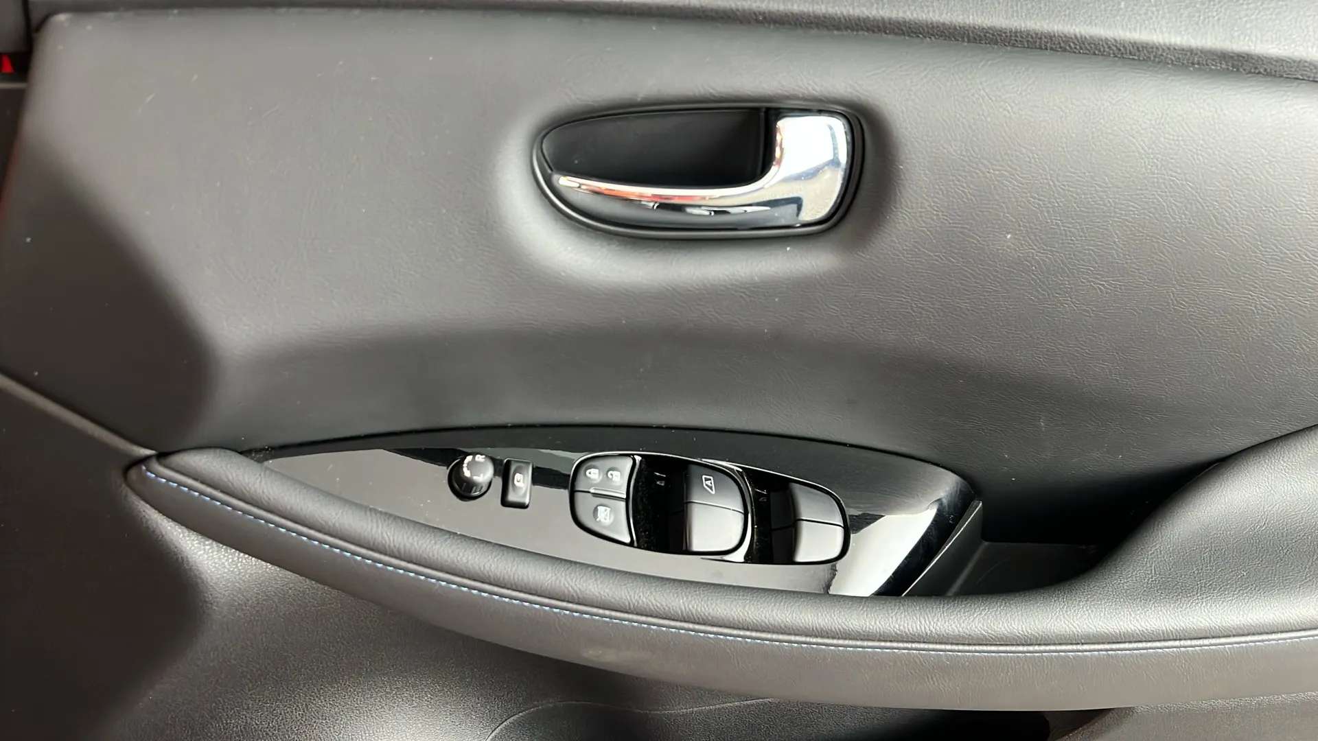 2022 NISSAN LEAF 2022 NISSAN LEAF