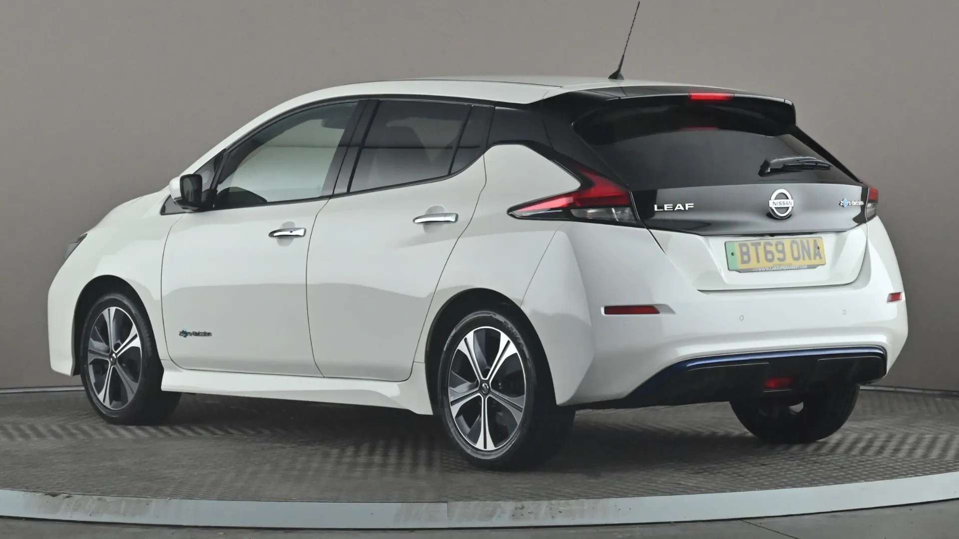 A 2019 NISSAN LEAF 110kW N-Connecta 40kWh Auto A 2019 NISSAN LEAF 110kW N-Connecta 40kWh Auto