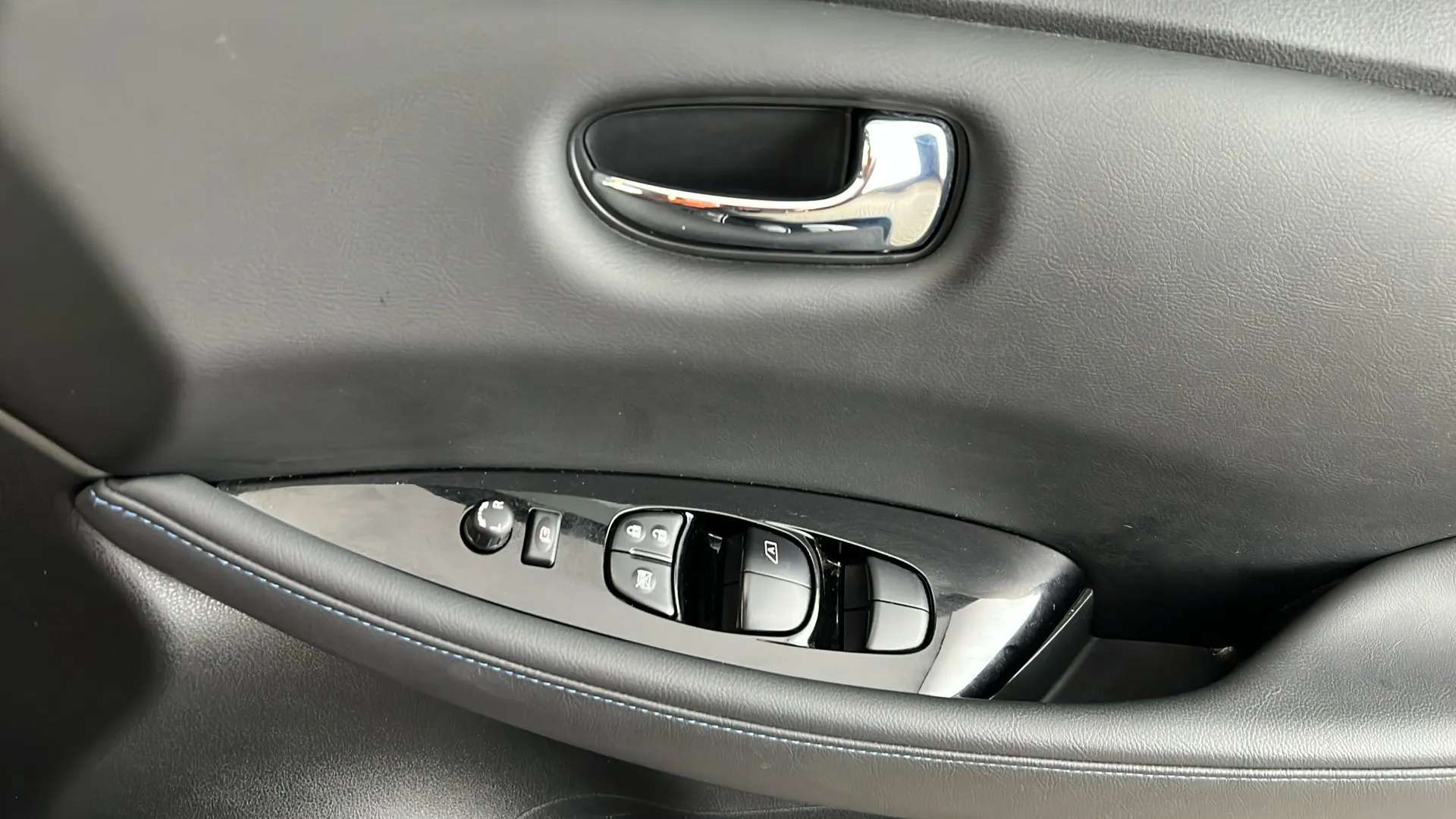 2022 NISSAN LEAF 2022 NISSAN LEAF