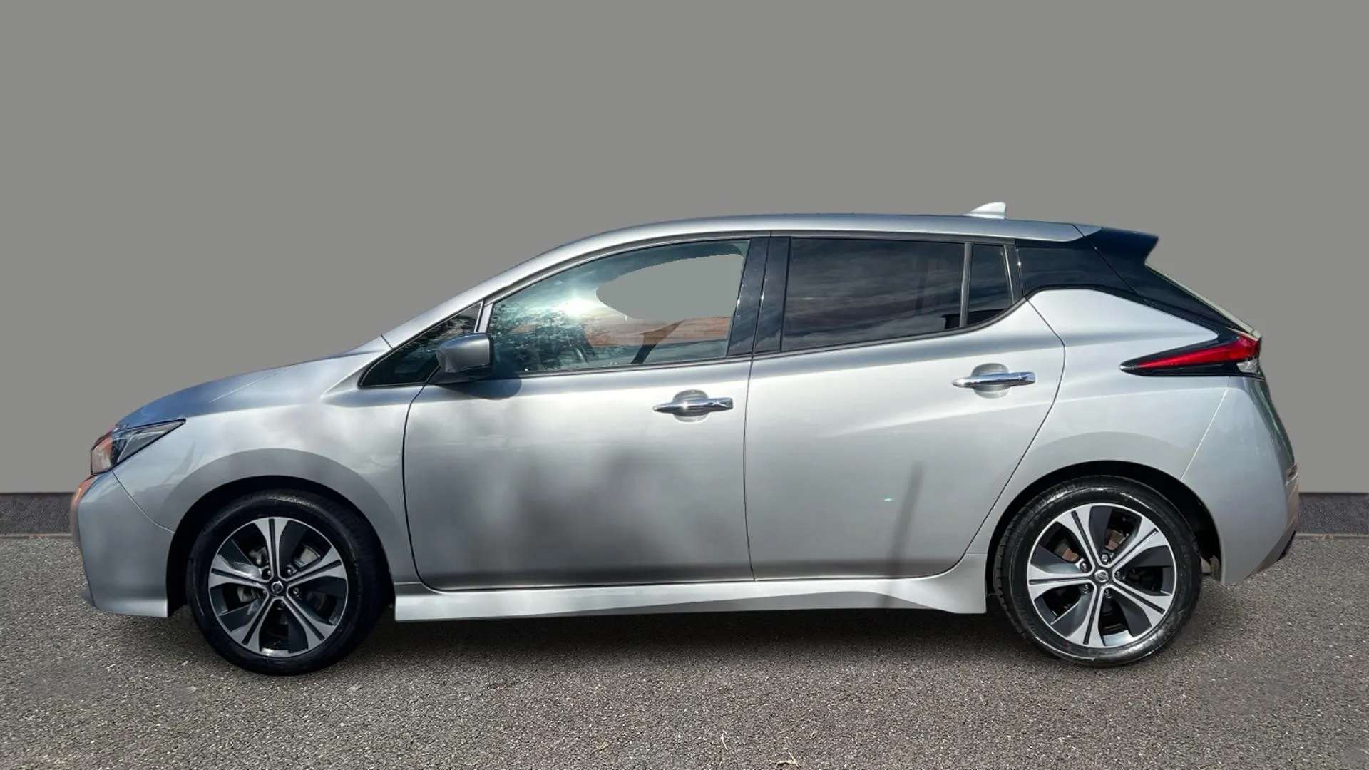 A 2021 NISSAN LEAF 110kW N-Connecta 40kWh Auto A 2021 NISSAN LEAF 110kW N-Connecta 40kWh Auto