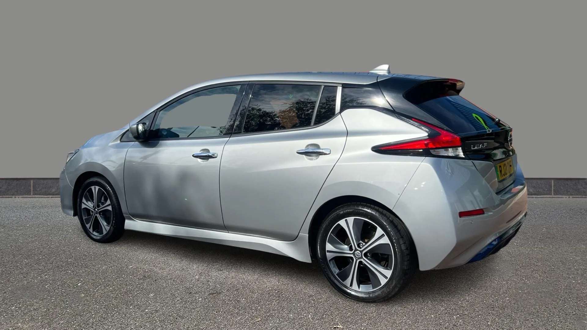 A 2021 NISSAN LEAF 110kW N-Connecta 40kWh Auto A 2021 NISSAN LEAF 110kW N-Connecta 40kWh Auto