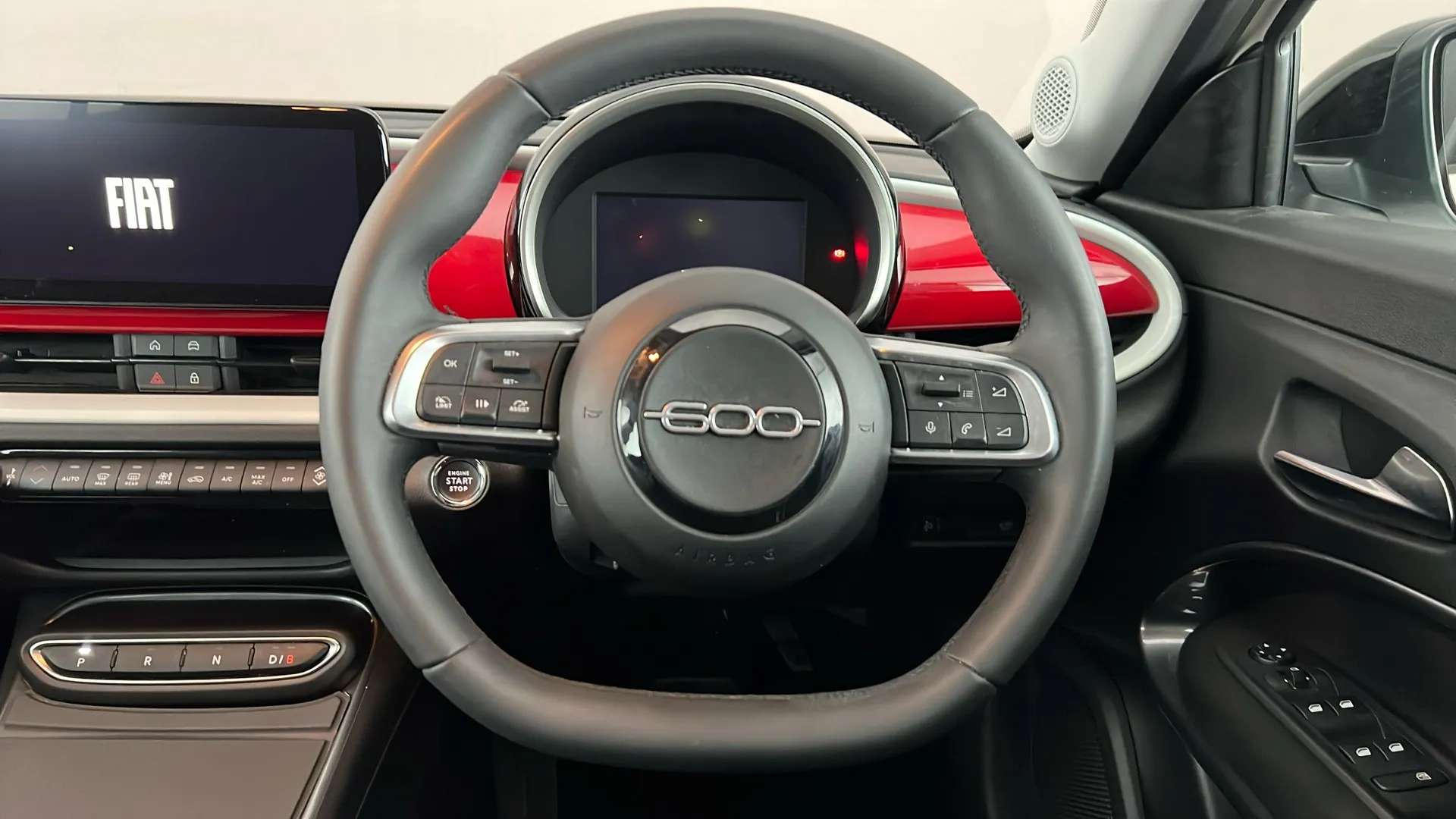 2025 FIAT 600 2025 FIAT 600