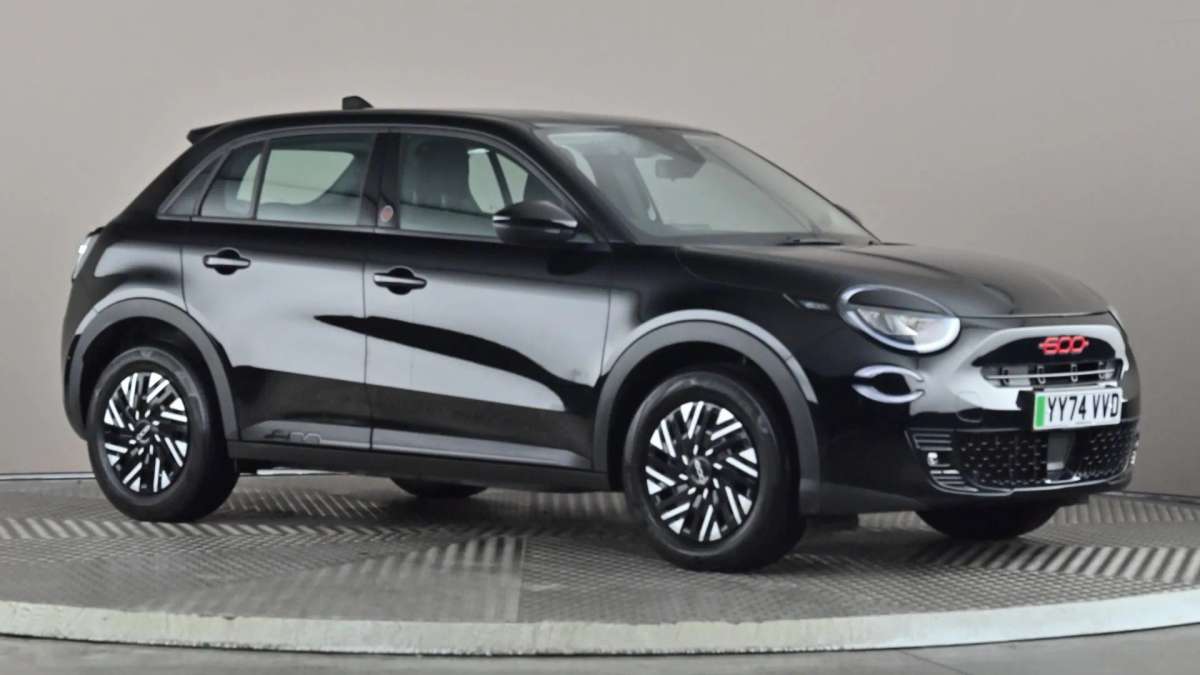 Check out this Fiat 600 2024 Electric Automatic