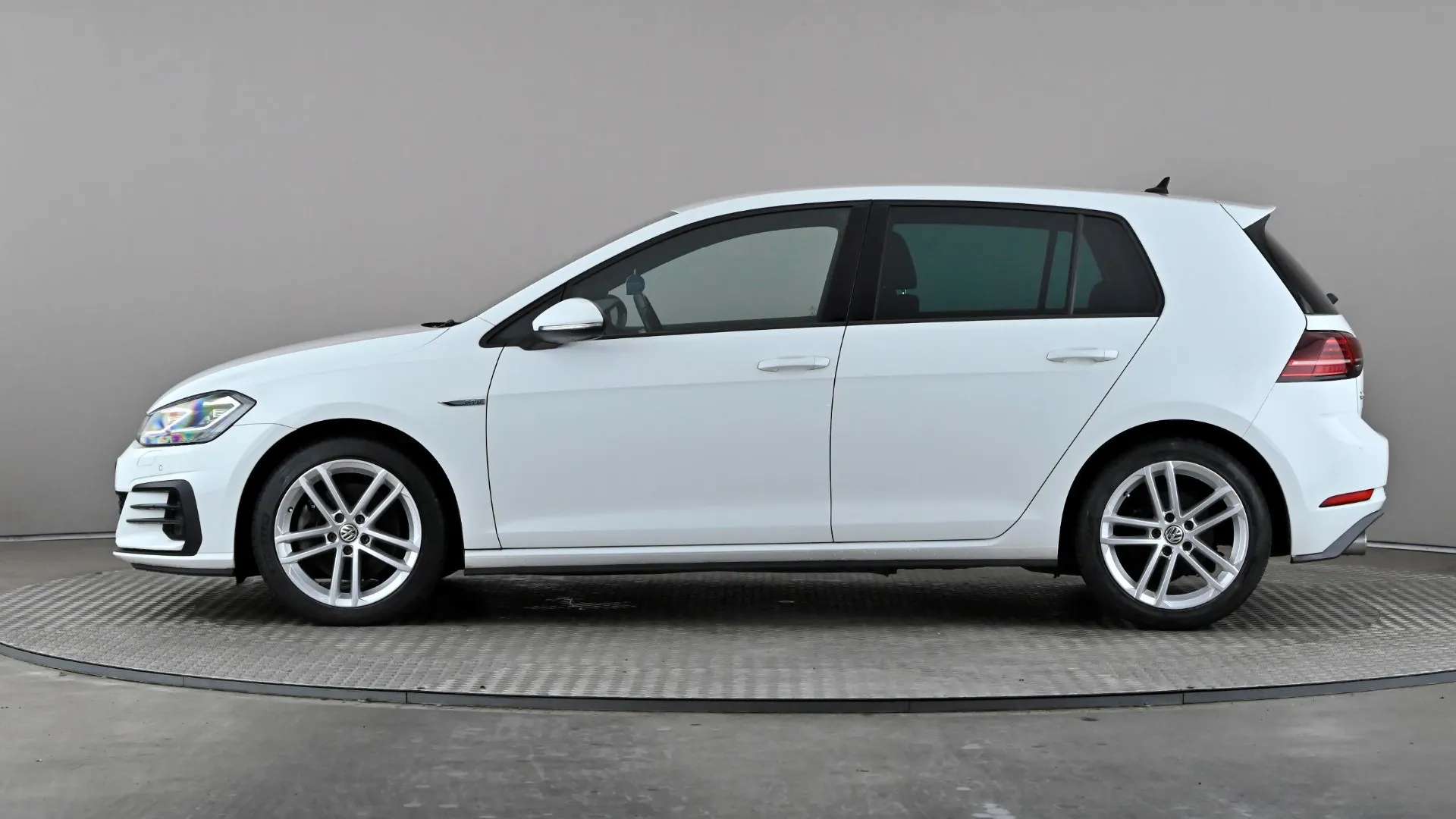 A 2019 VOLKSWAGEN GOLF 2.0 TDI 184 GTD BlueLine DSG A 2019 VOLKSWAGEN GOLF 2.0 TDI 184 GTD BlueLine DSG