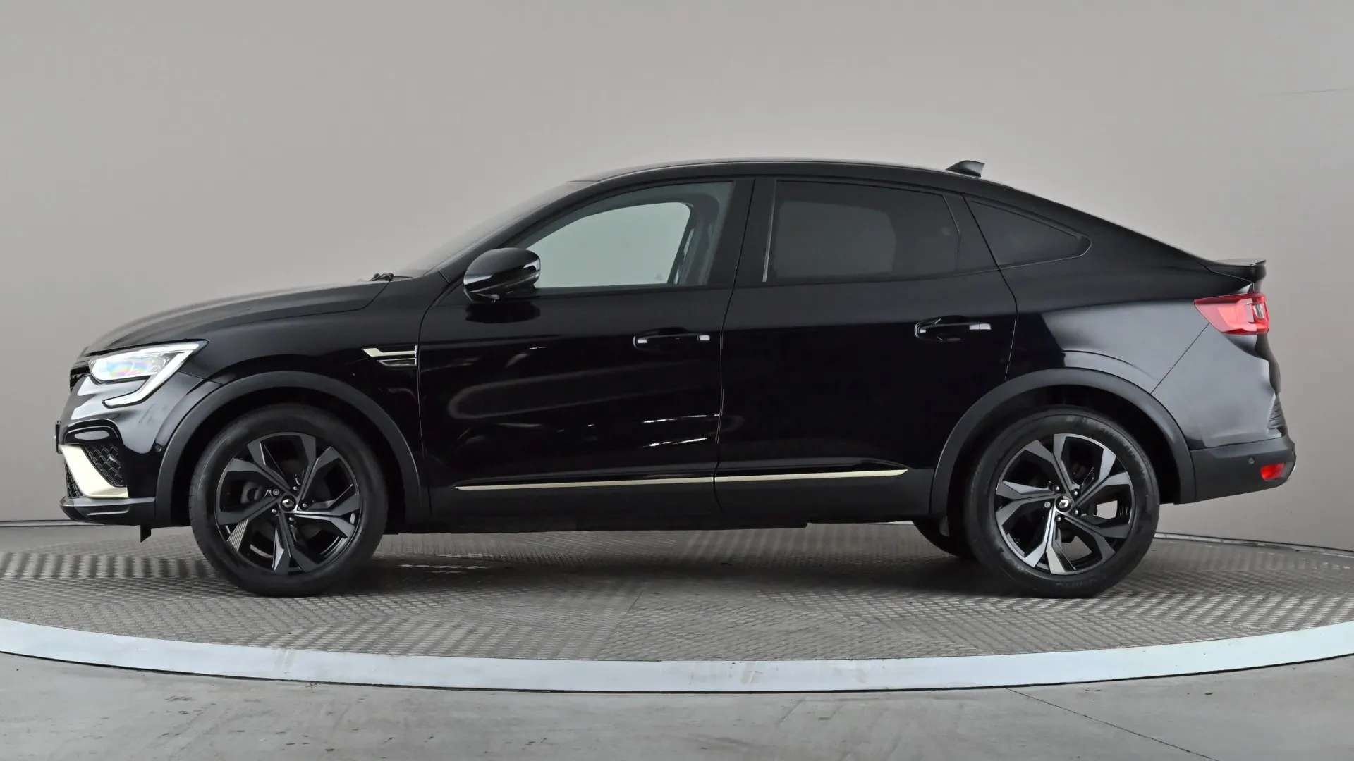 A 2023 RENAULT ARKANA 1.6 E-Tech hybrid 145 Engineered Bose Ed Auto A 2023 RENAULT ARKANA 1.6 E-Tech hybrid 145 Engineered Bose Ed Auto