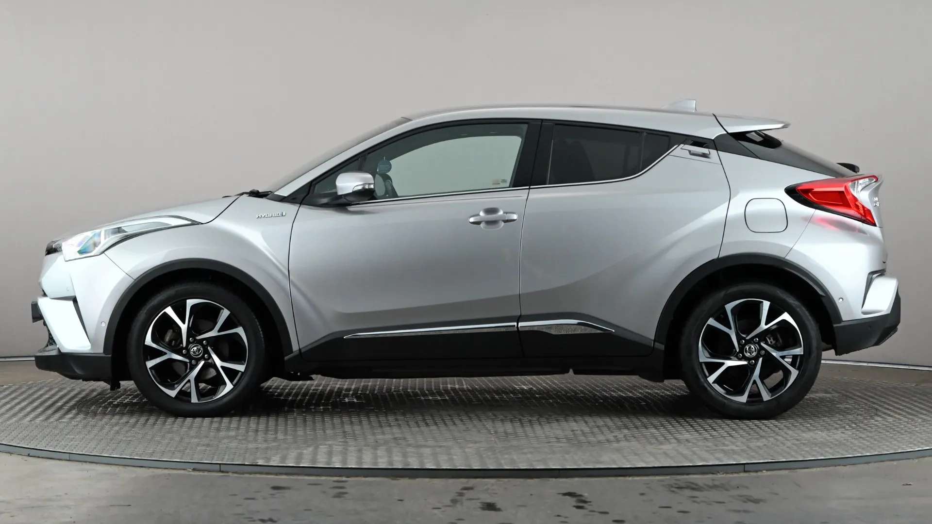 A 2018 TOYOTA C-HR 1.8 Hybrid Design CVT A 2018 TOYOTA C-HR 1.8 Hybrid Design CVT