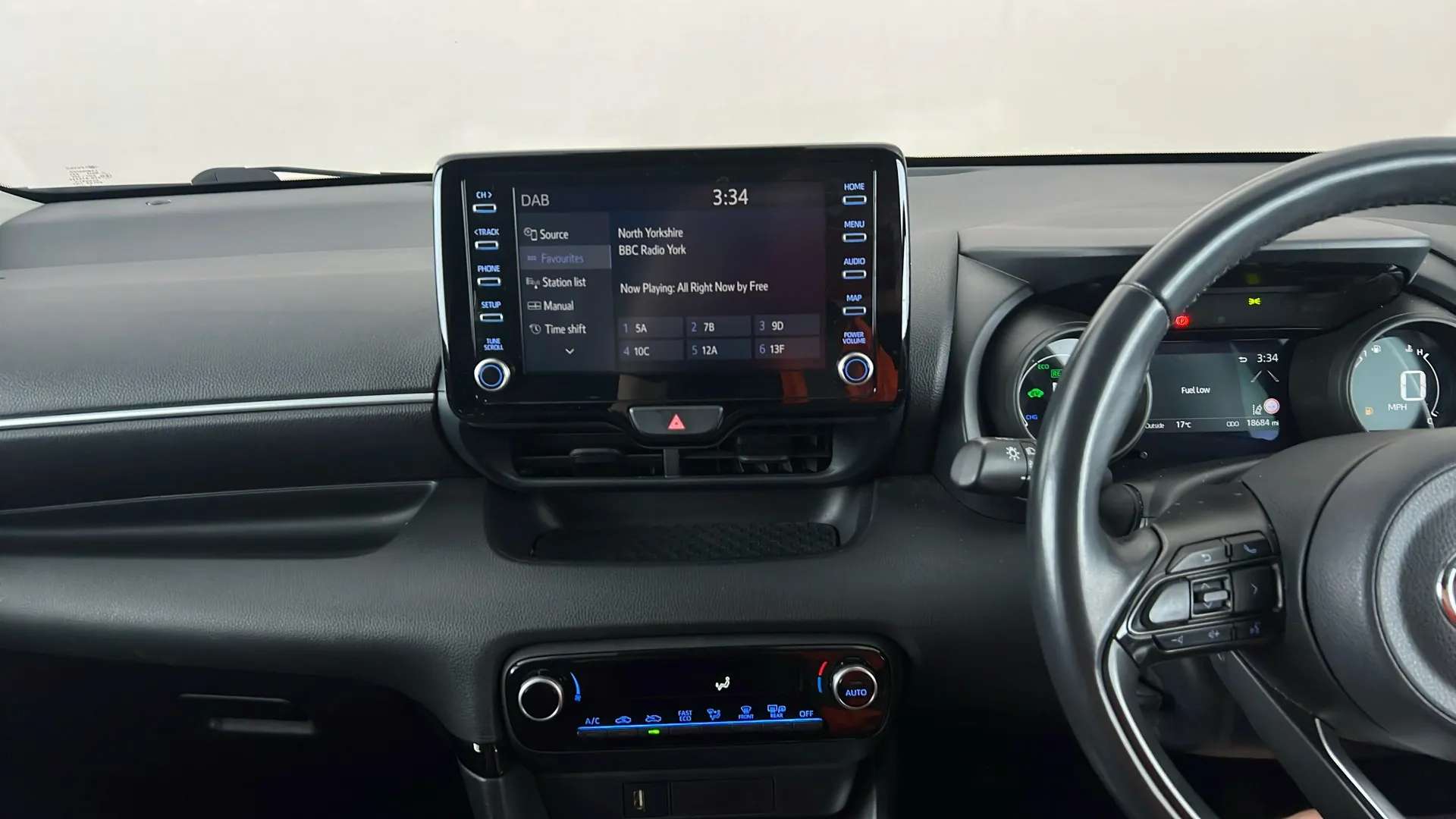 2021 TOYOTA YARIS 2021 TOYOTA YARIS