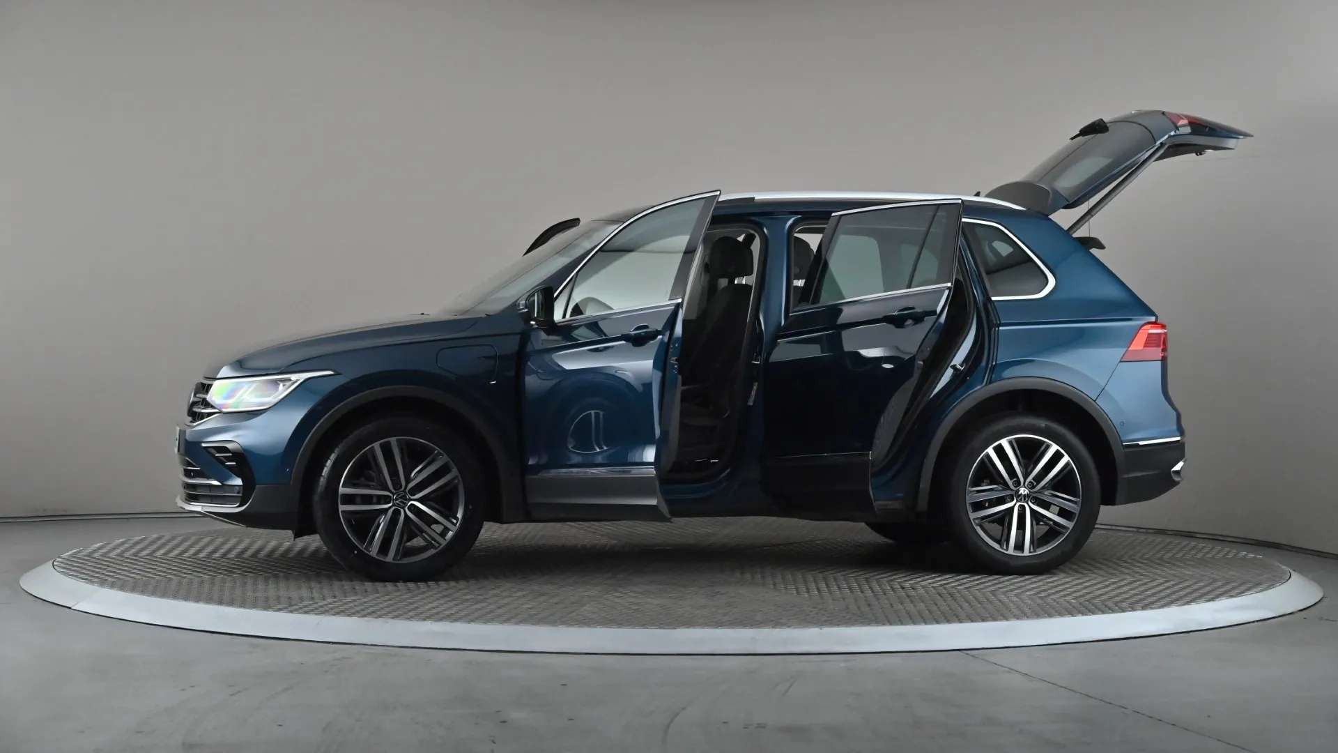 2023 VOLKSWAGEN TIGUAN 2023 VOLKSWAGEN TIGUAN