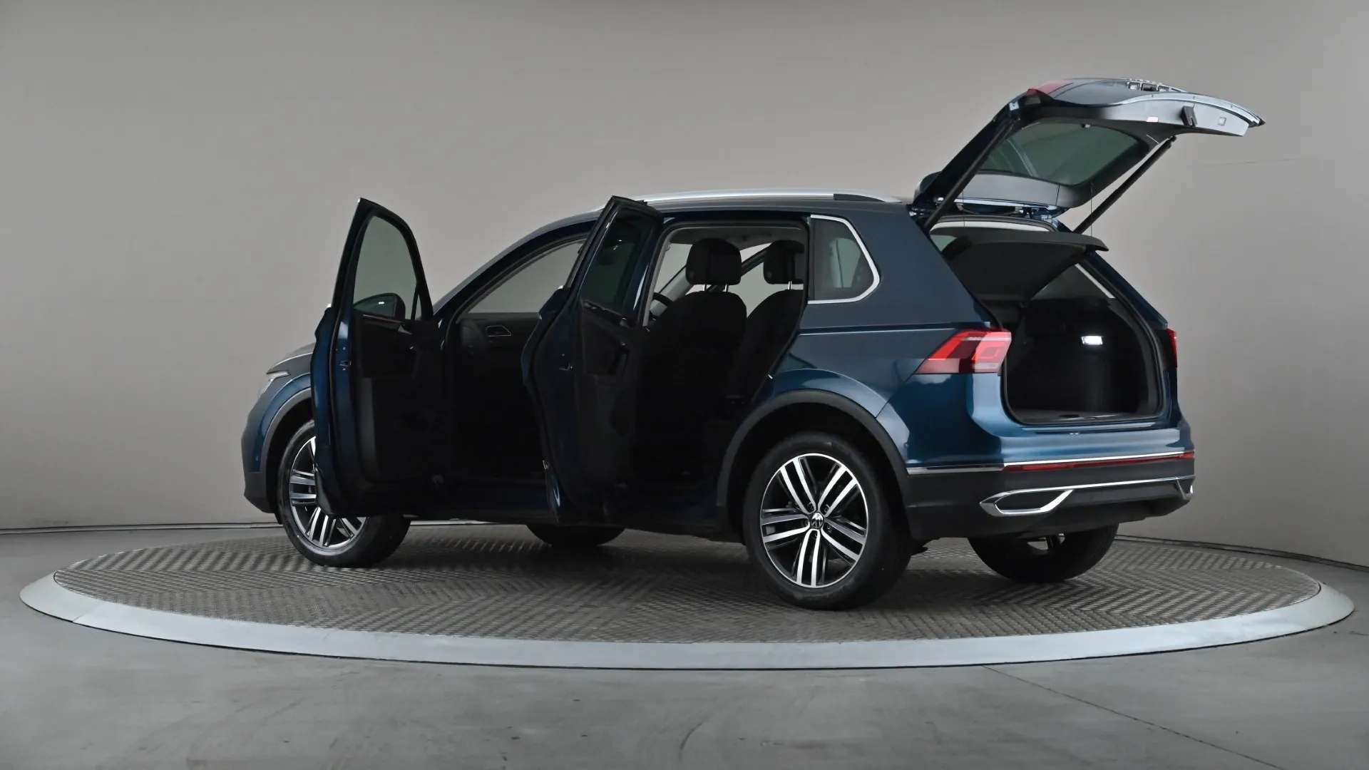 2023 VOLKSWAGEN TIGUAN 2023 VOLKSWAGEN TIGUAN