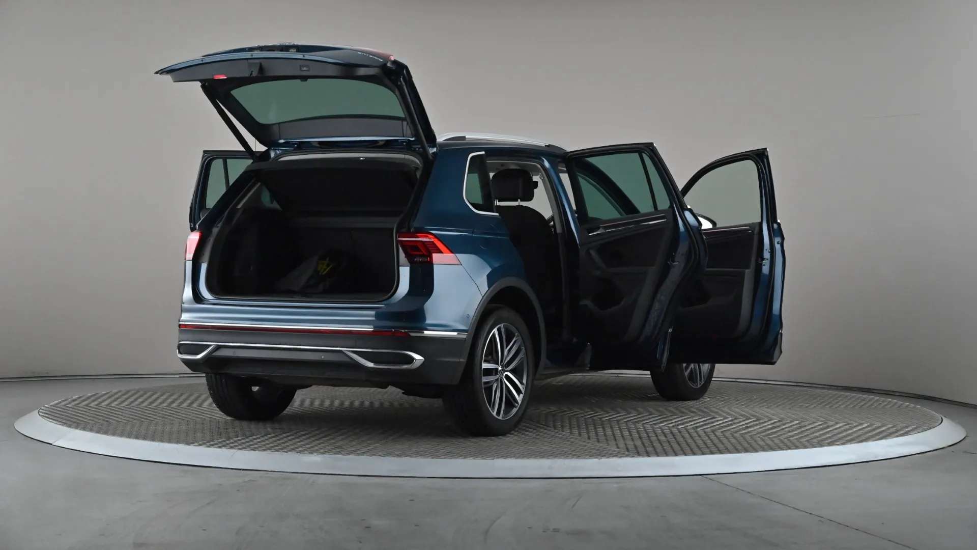 2023 VOLKSWAGEN TIGUAN 2023 VOLKSWAGEN TIGUAN