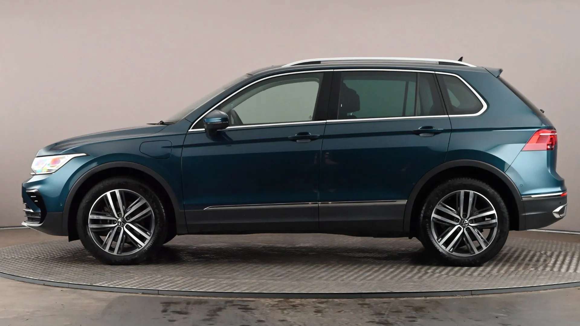 A 2023 VOLKSWAGEN TIGUAN 1.4 TSI eHybrid Elegance DSG A 2023 VOLKSWAGEN TIGUAN 1.4 TSI eHybrid Elegance DSG
