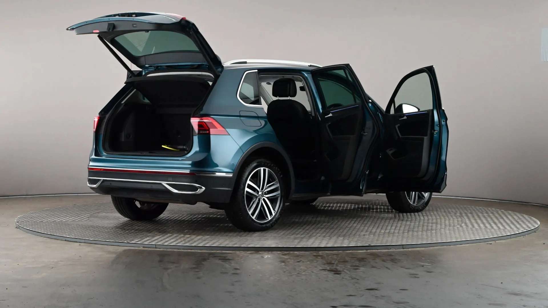 2023 VOLKSWAGEN TIGUAN 2023 VOLKSWAGEN TIGUAN